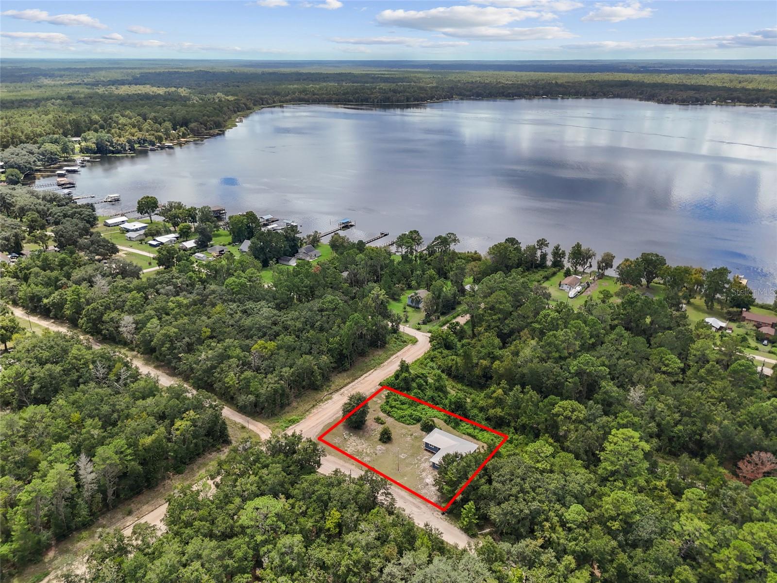 Photo of 127 RAINBOW DRIVE FLORAHOME FL 32140