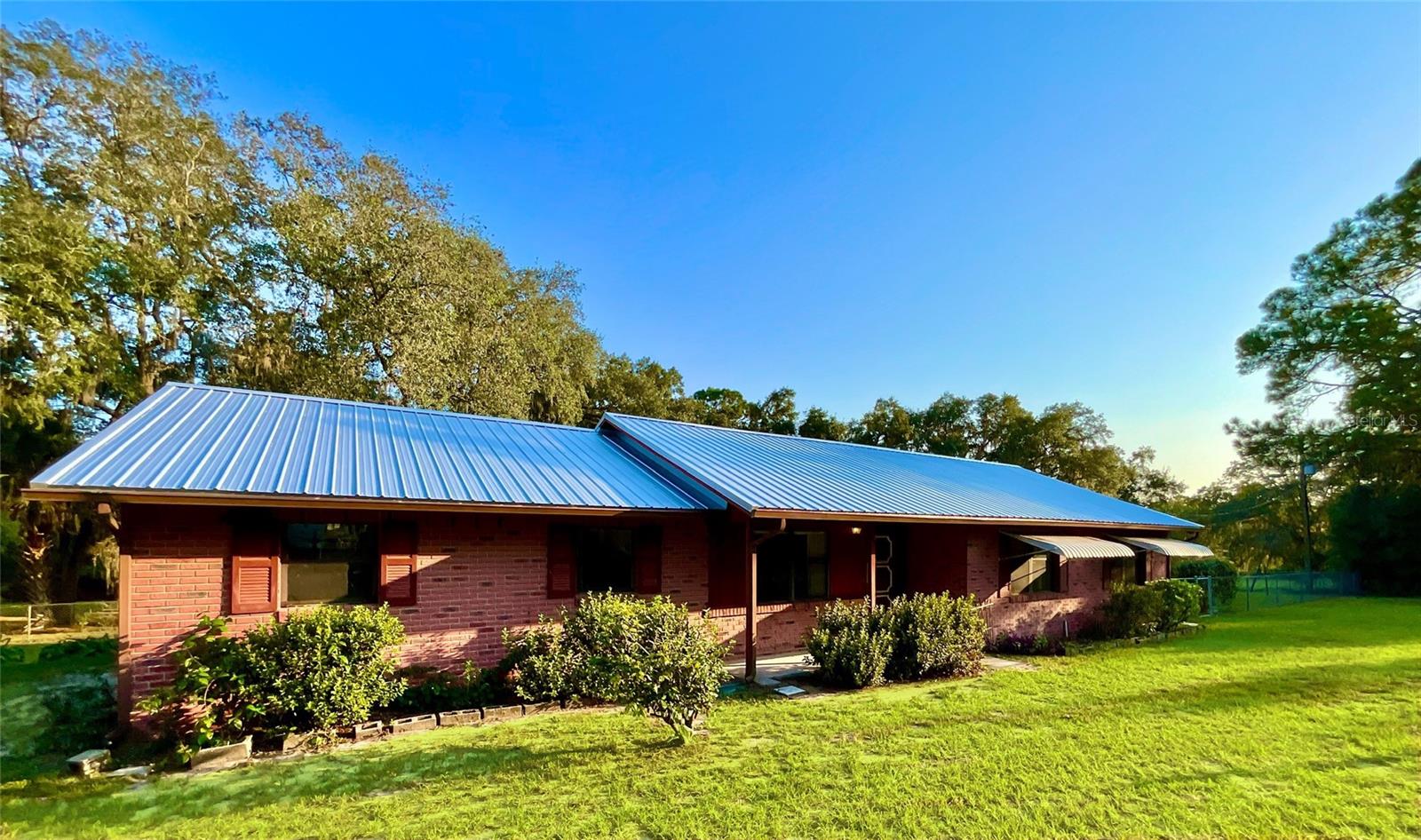 Photo of 137 OAK CIRCLE INTERLACHEN FL 32148