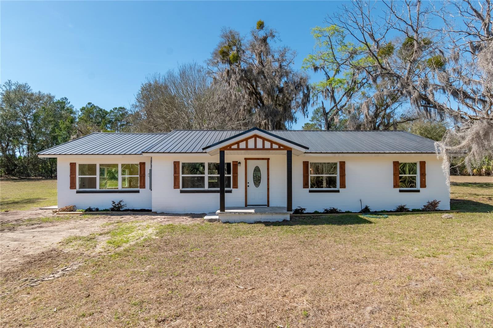 Photo of 983 S COUNTY ROAD 21 HAWTHORNE FL 32640