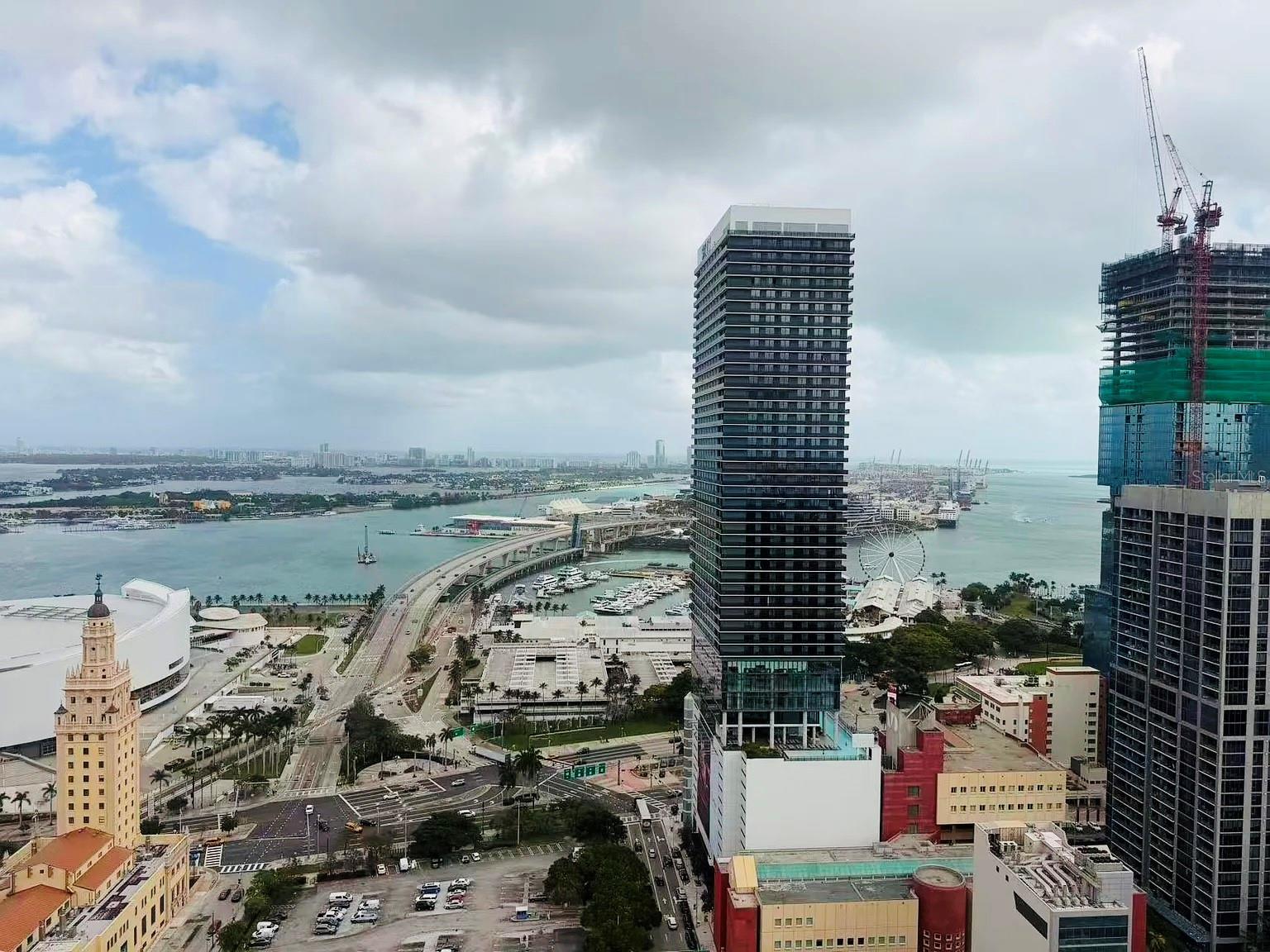 Photo of 121 NE 5TH STREET #1500 MIAMI FL 33132