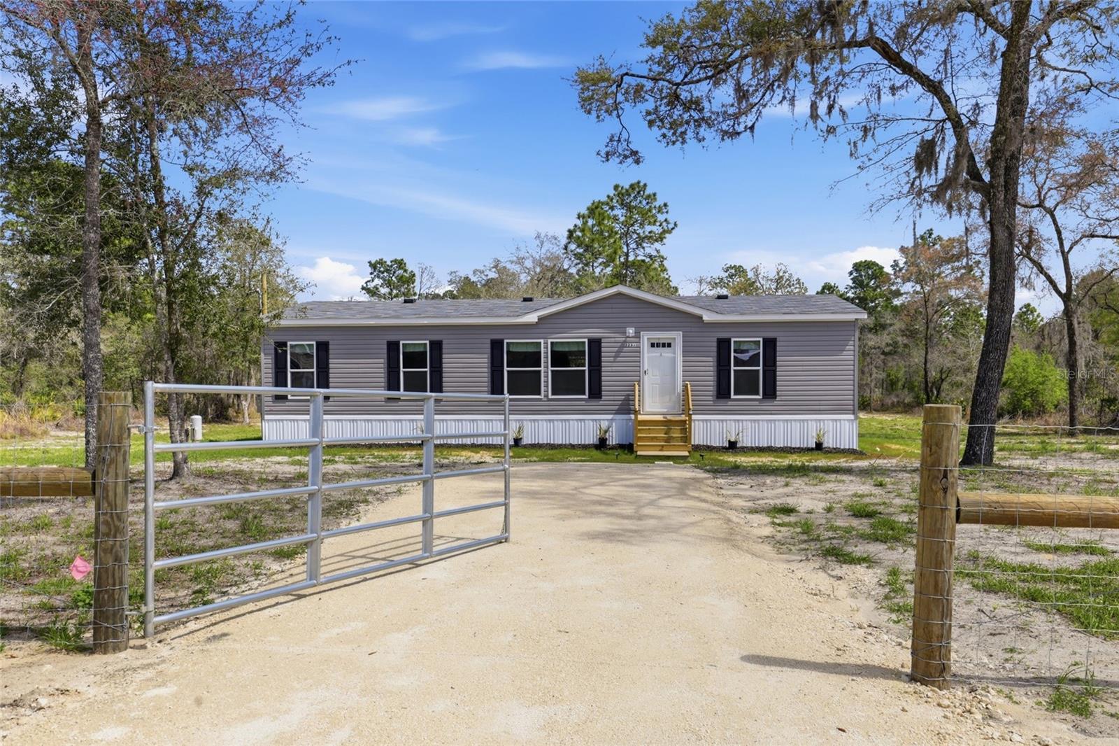 Photo of 2231 SE 132ND COURT MORRISTON FL 32668