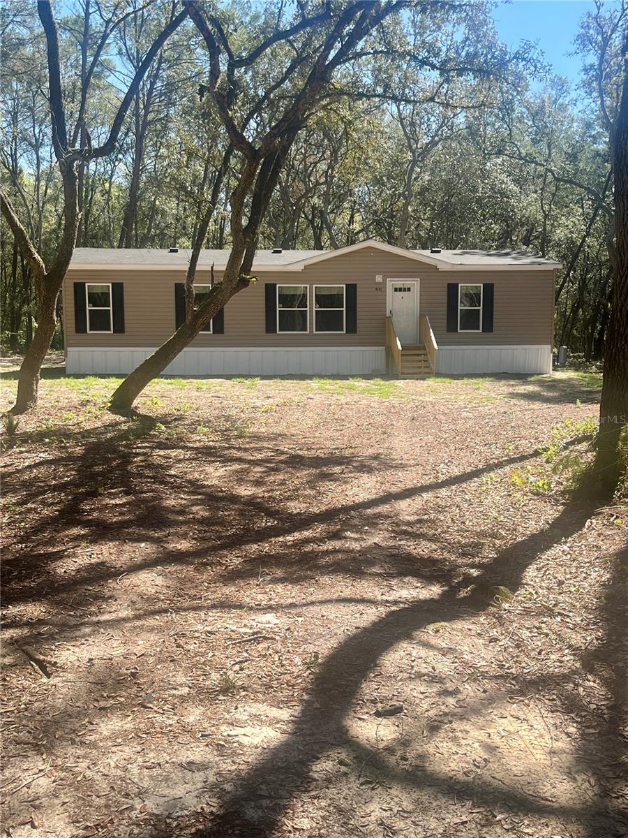 Photo of 400 S HOLLY AVENUE FLORAHOME FL 32140