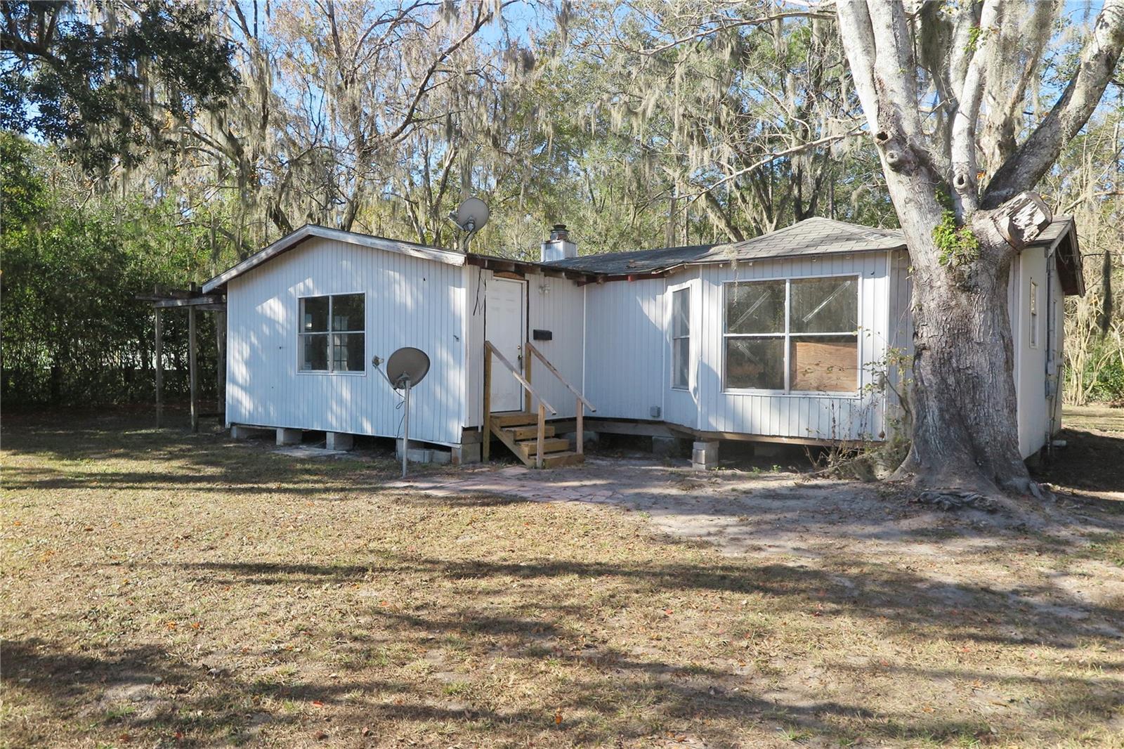 Photo of 8760 COUNTY ROAD 127 SANDERSON FL 32087