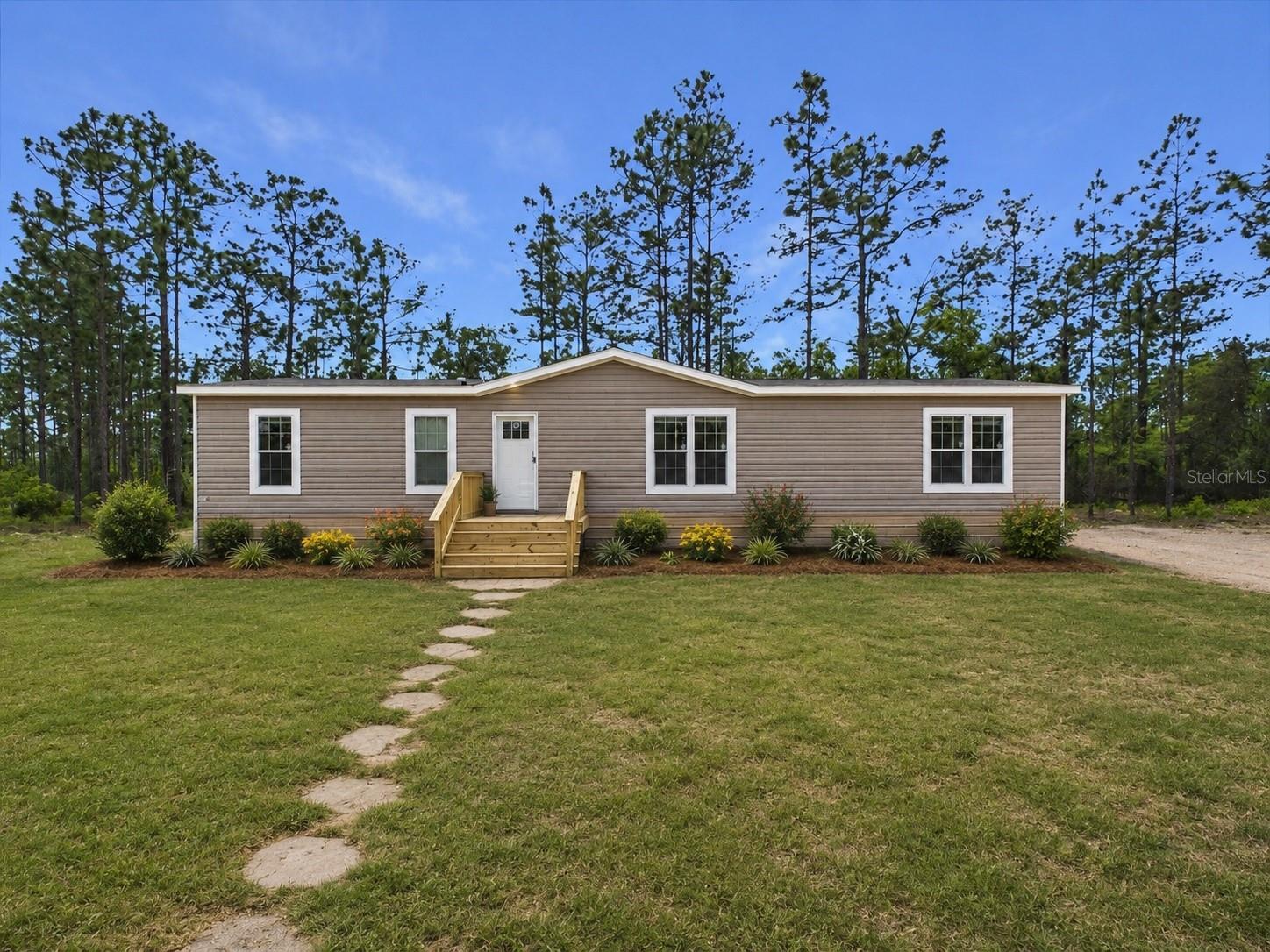 Photo of 137 BEULAH DRIVE HAWTHORNE FL 32640