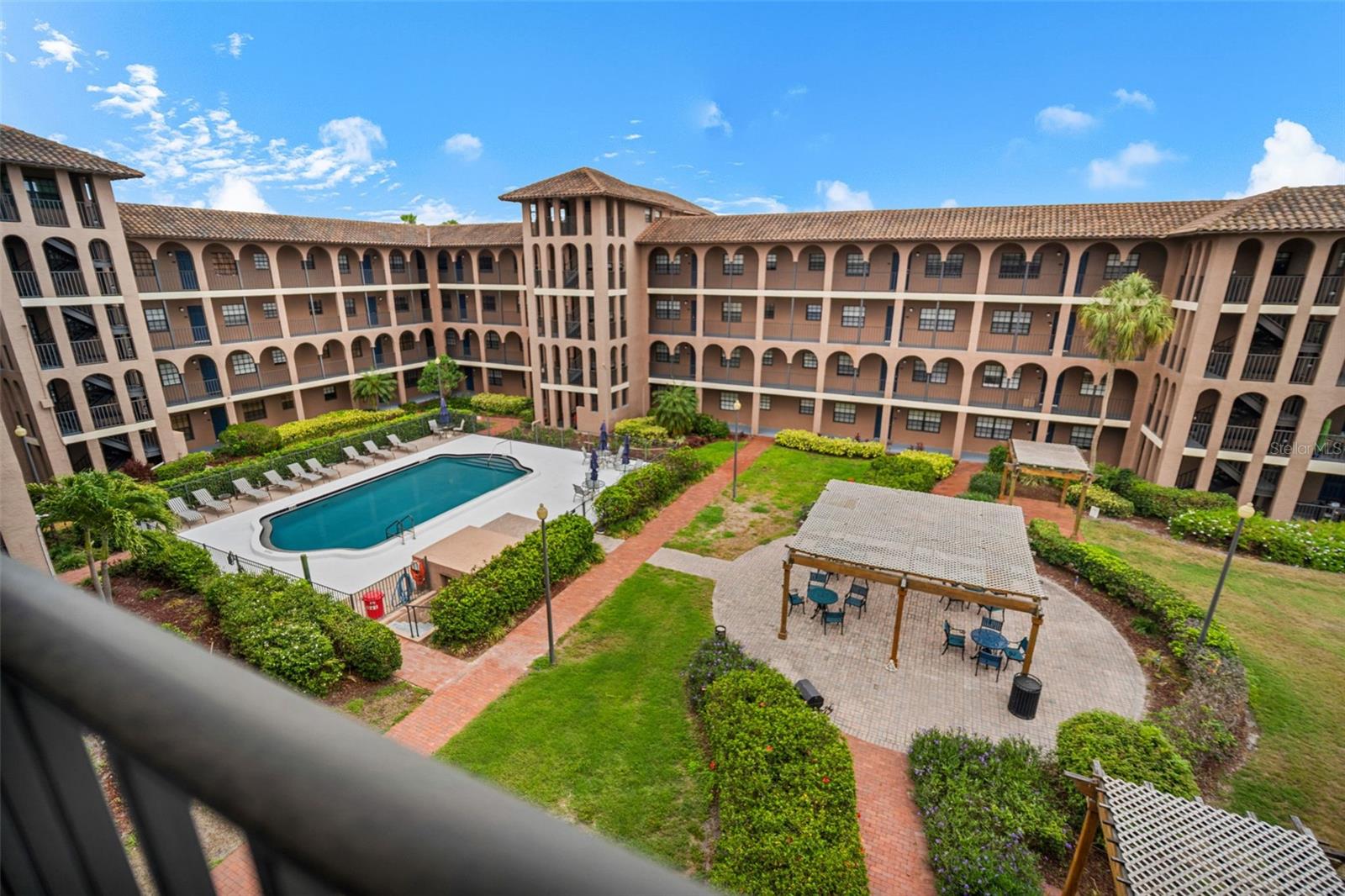 Photo of 6100 GULFPORT BOULEVARD #402 GULFPORT FL 33707