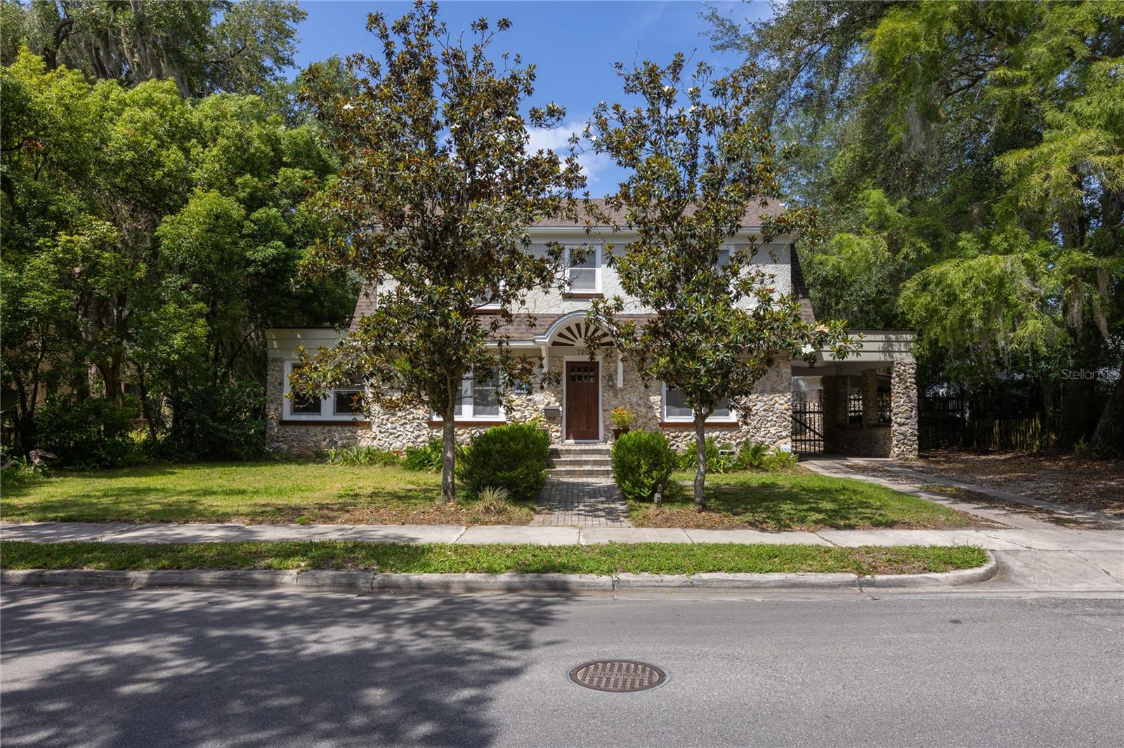 Photo of 720 NE BOULEVARD GAINESVILLE FL 32601