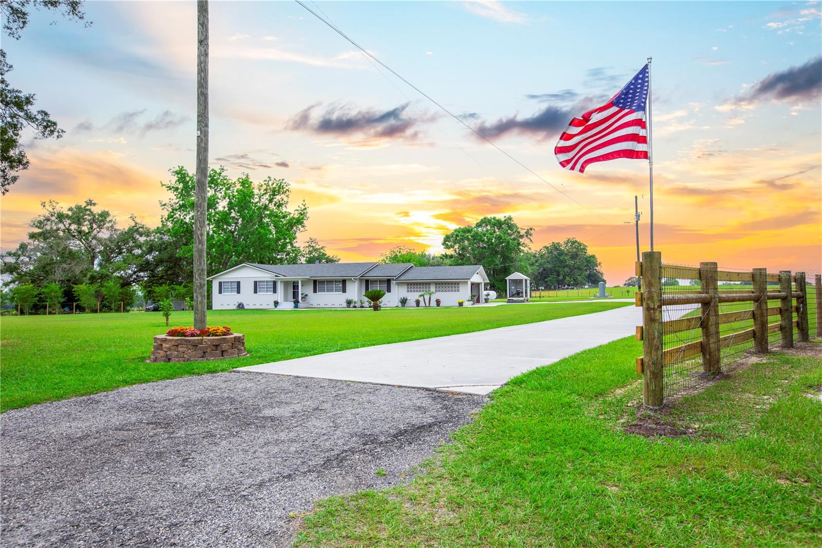 Photo of 6694 S US HWY 441 LAKE CITY FL 32025