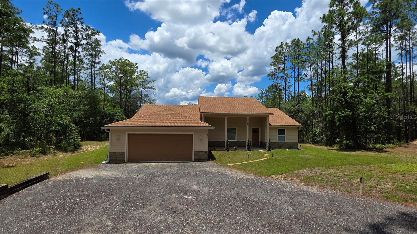 Photo of 200 HOUR GLASS CIRCLE HAWTHORNE FL 32640