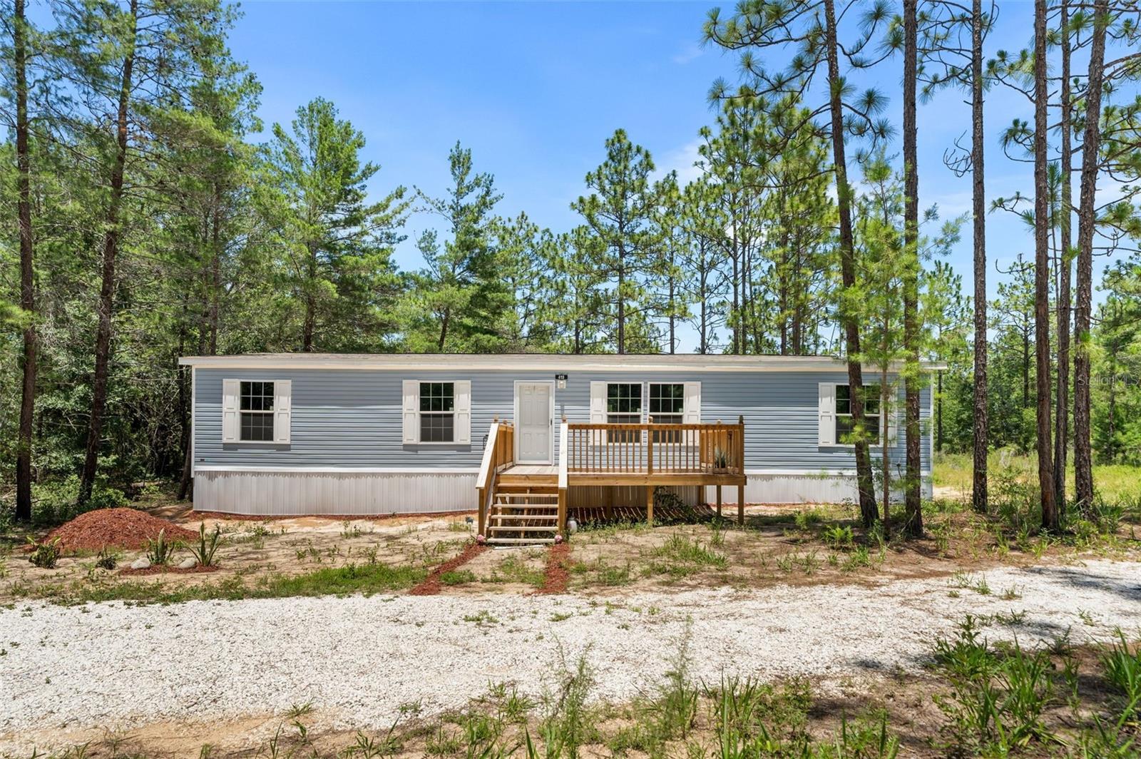 Photo of 419 LILY TRAIL INTERLACHEN FL 32148