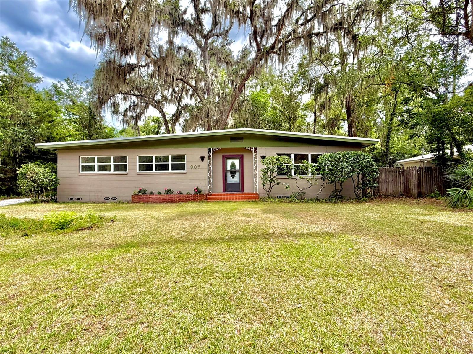 Photo of 905 NW 36TH AVENUE GAINESVILLE FL 32609