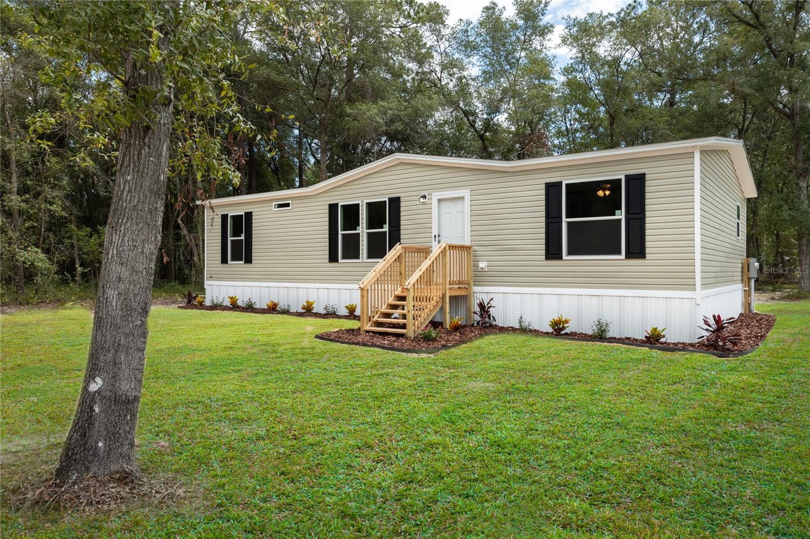 Photo of 104 JACKSON AVENUE INTERLACHEN FL 32148