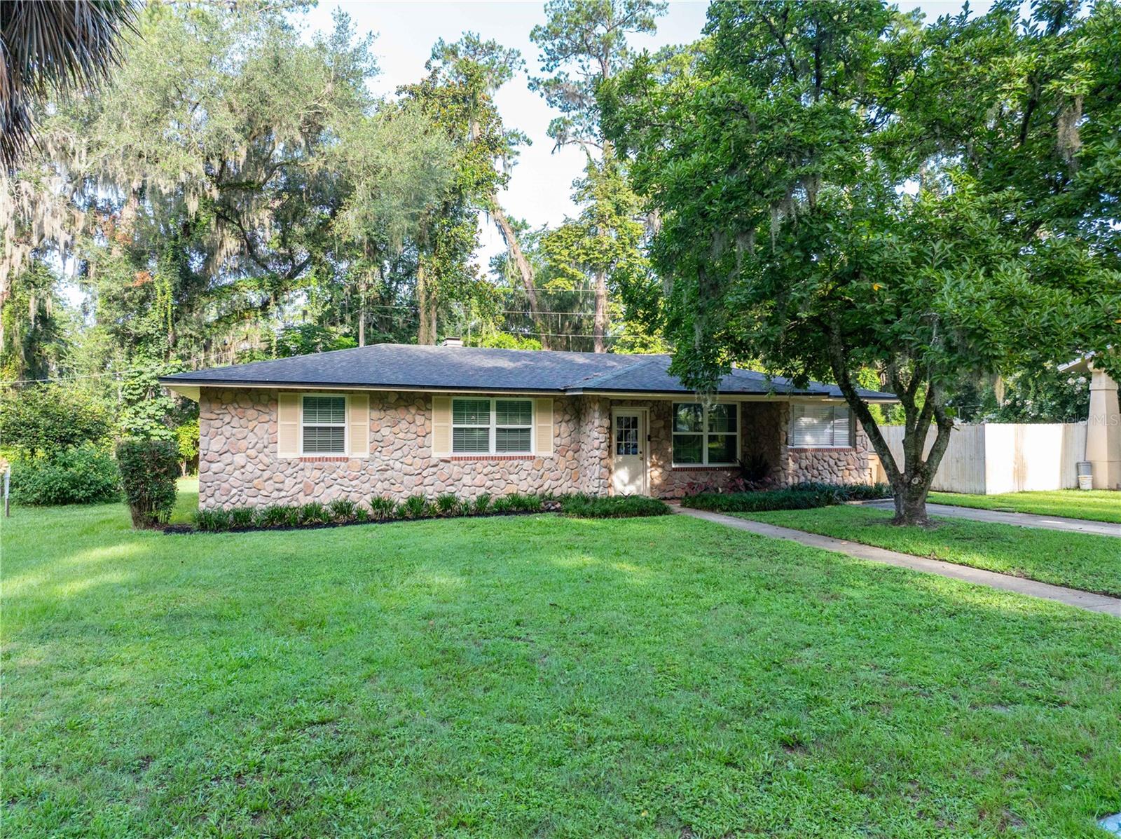 Photo of 1443 SE VALE COURT LAKE CITY FL 32025