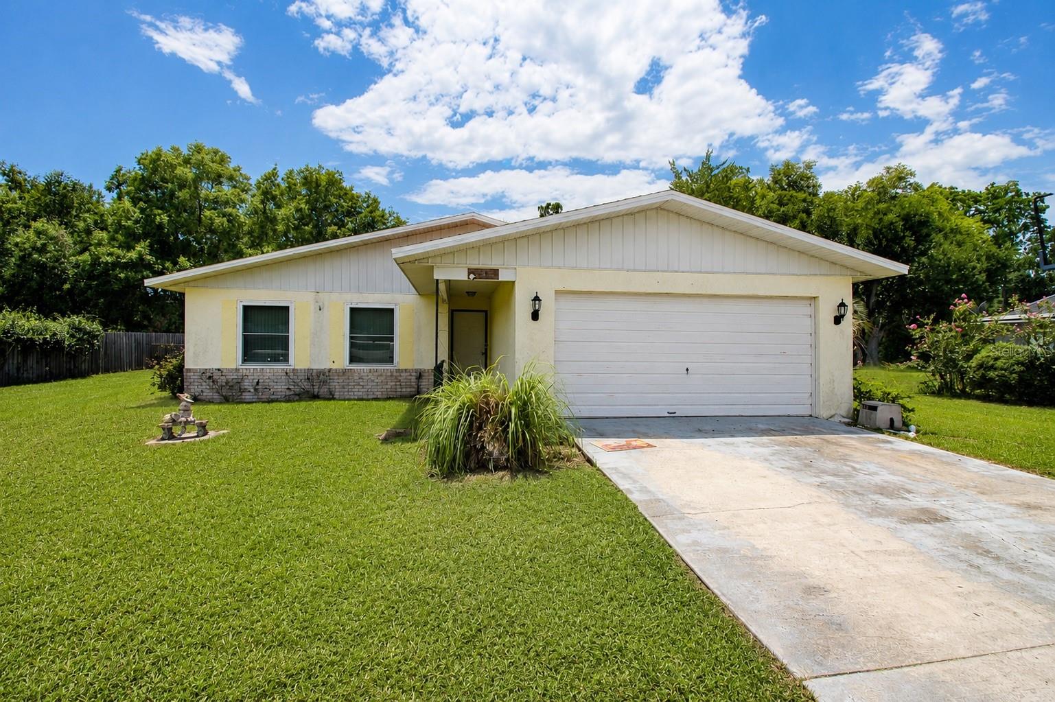 Photo of 742 BAHIA CIRCLE OCALA FL 34472