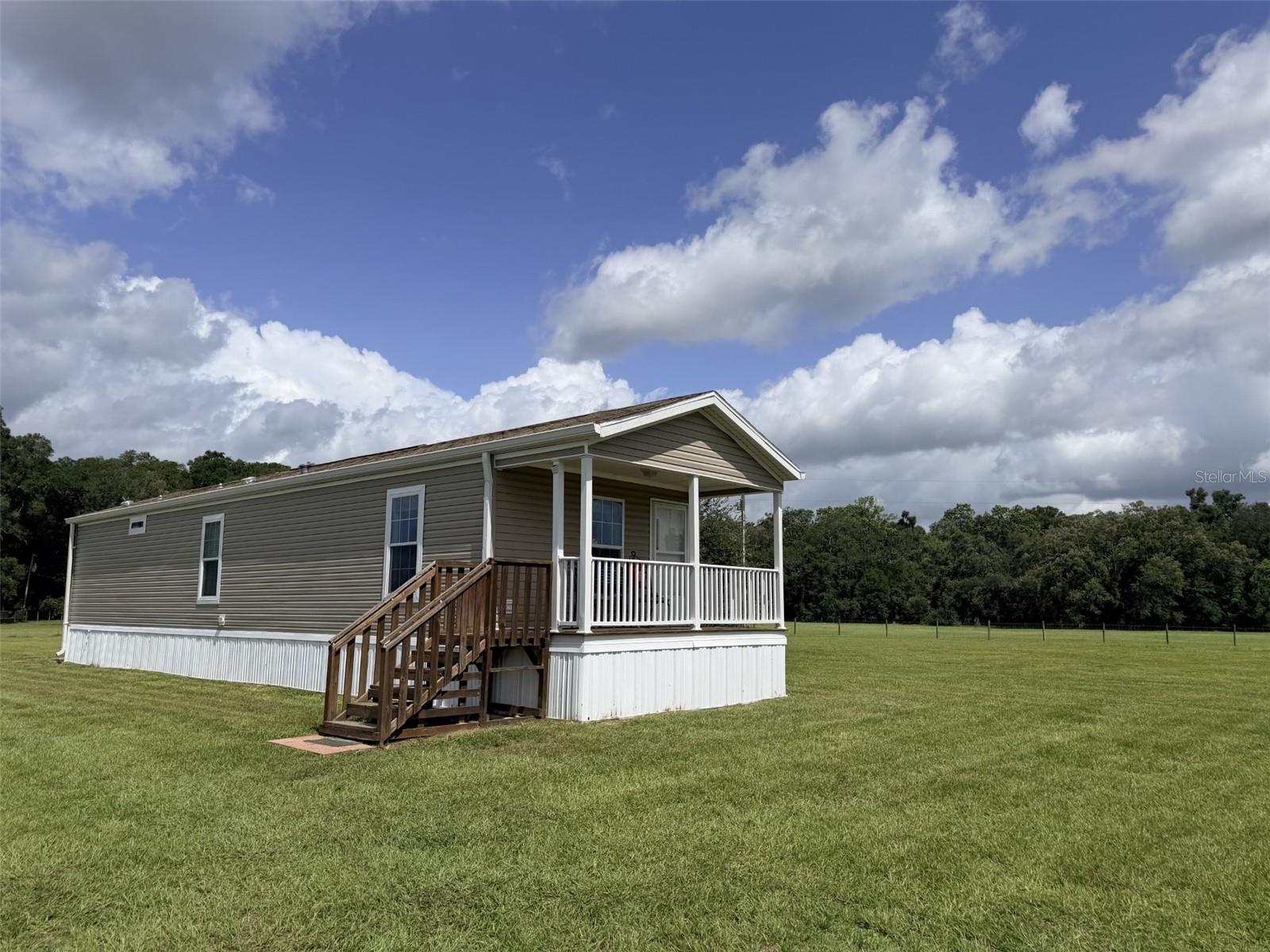 Photo of 628 NE 816 AVENUE OLD TOWN FL 32680