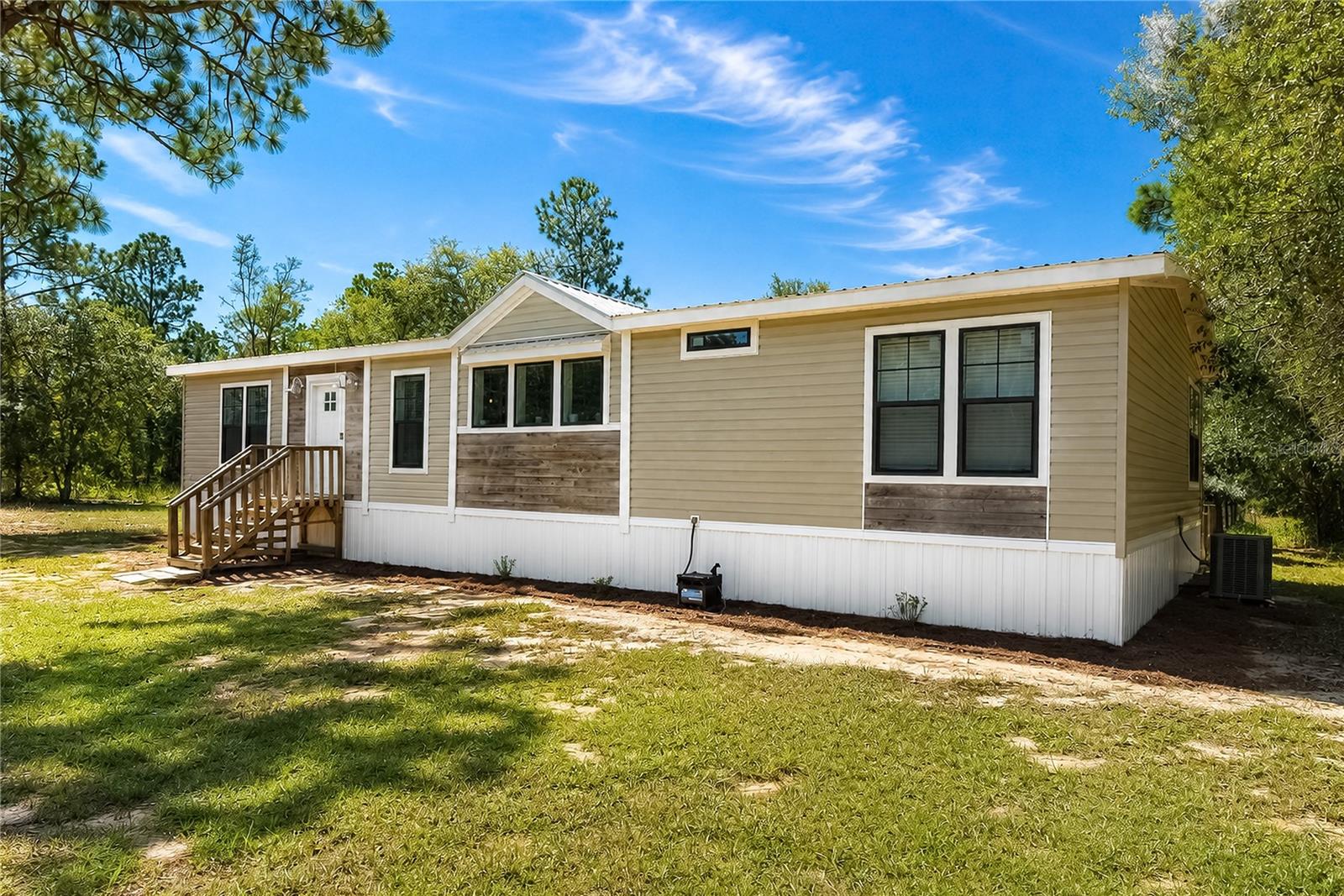 Photo of 181 WINDY HILLS ROAD HAWTHORNE FL 32640