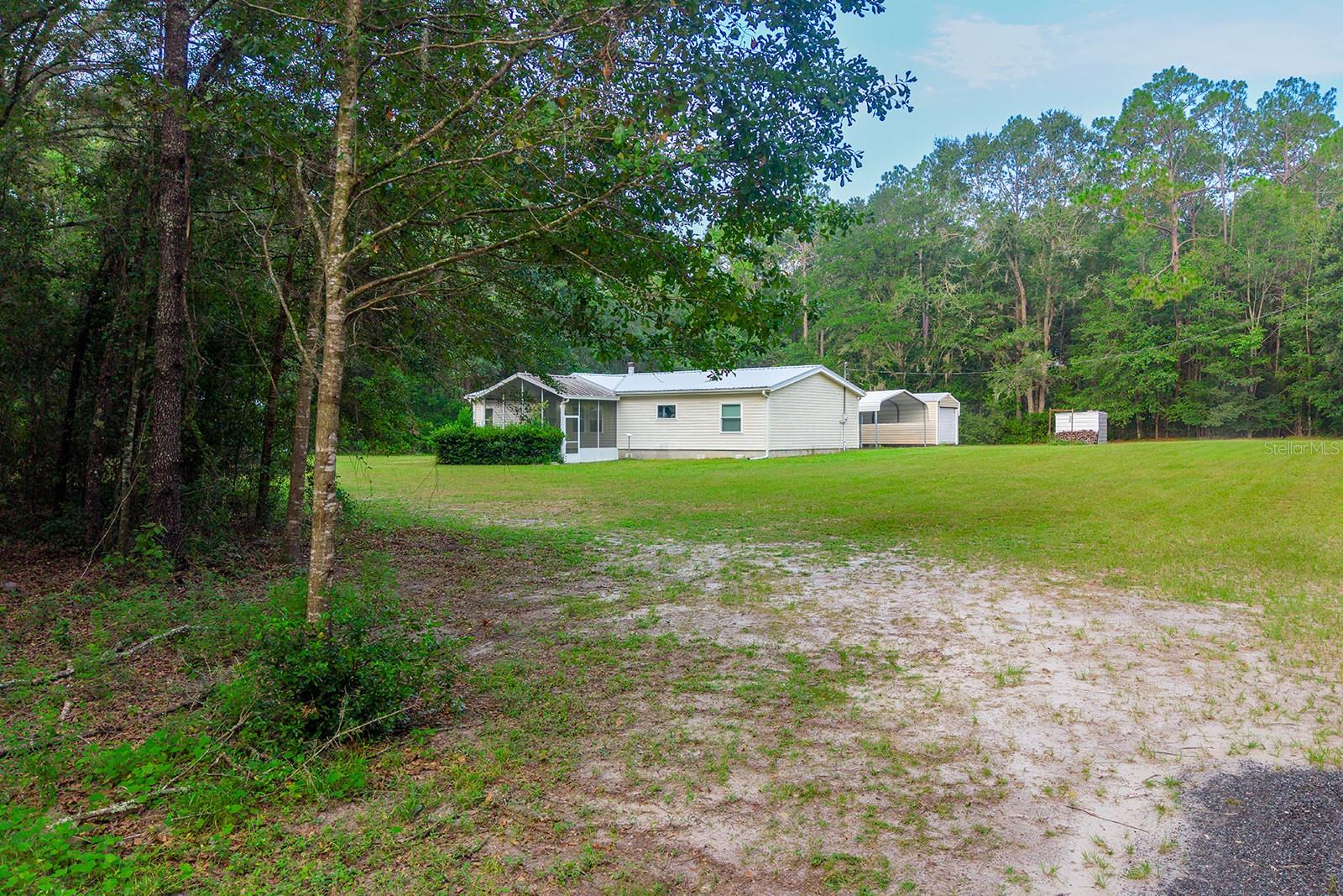 Photo of 350 SE BALD EAGLE LOOP LAKE CITY FL 32025