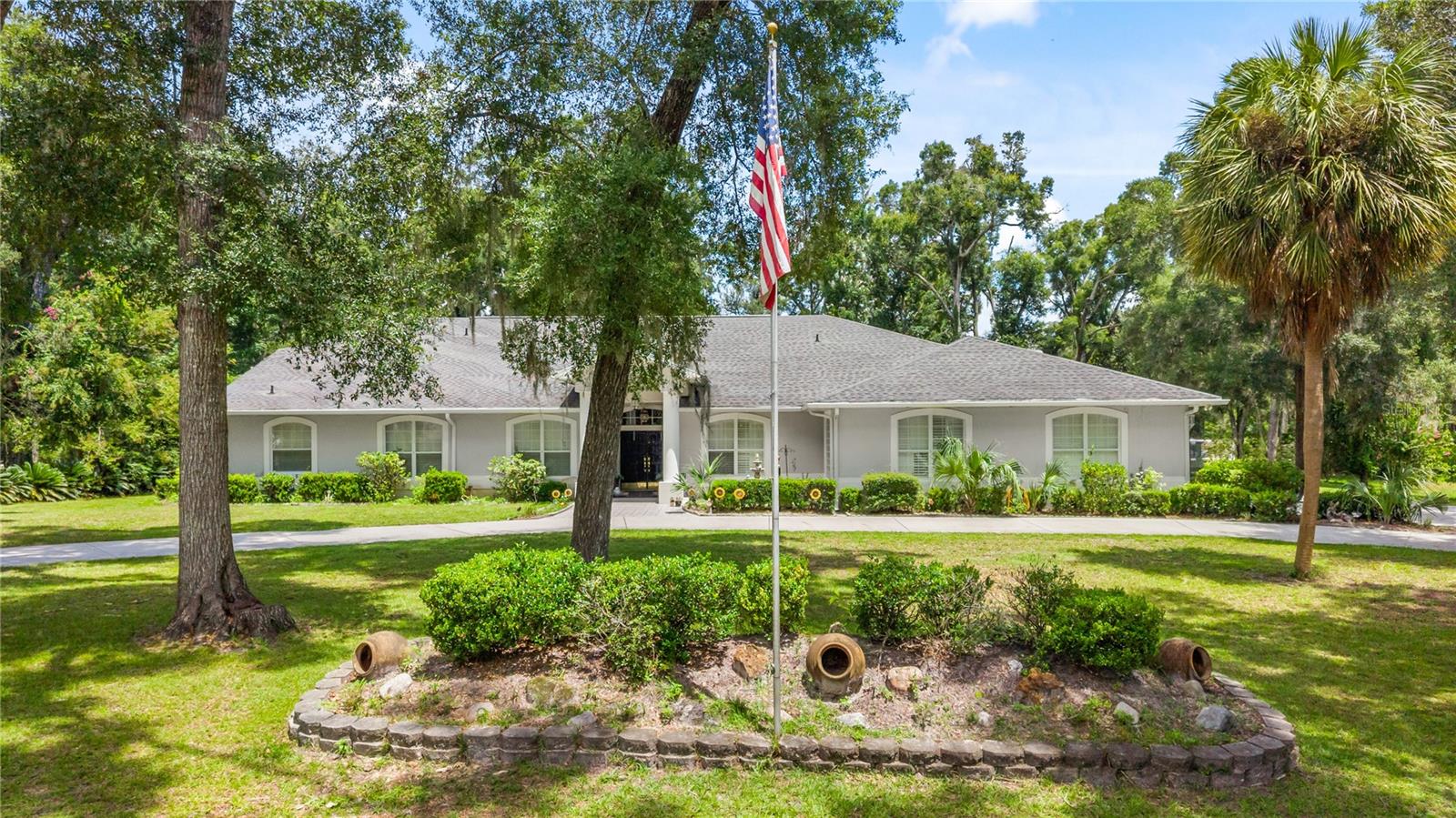 Photo of 11108 NW 70TH CIRCLE CHIEFLAND FL 32626
