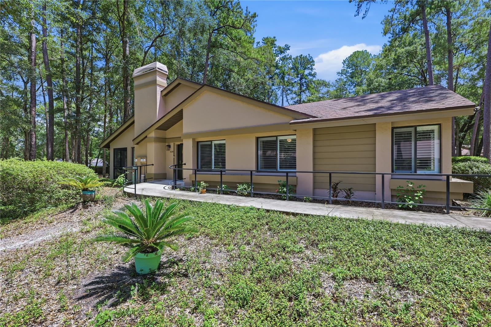 Photo of 4039 NW 23RD CIRCLE GAINESVILLE FL 32605