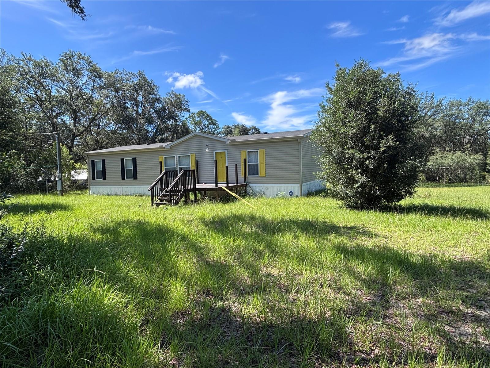 Photo of 133 OAK CIRCLE INTERLACHEN FL 32148