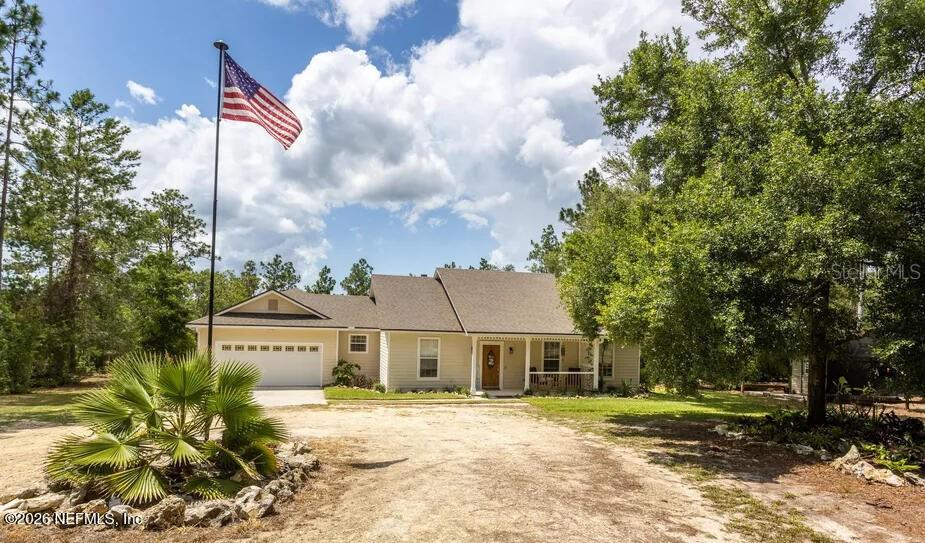 Photo of 168 HOUR GLASS CIRCLE HAWTHORNE FL 32640