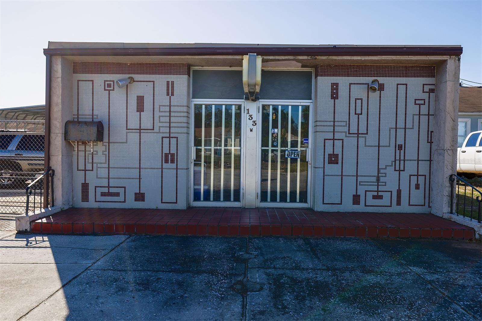 Photo of 133 W STUART AVENUE LAKE WALES FL 33853