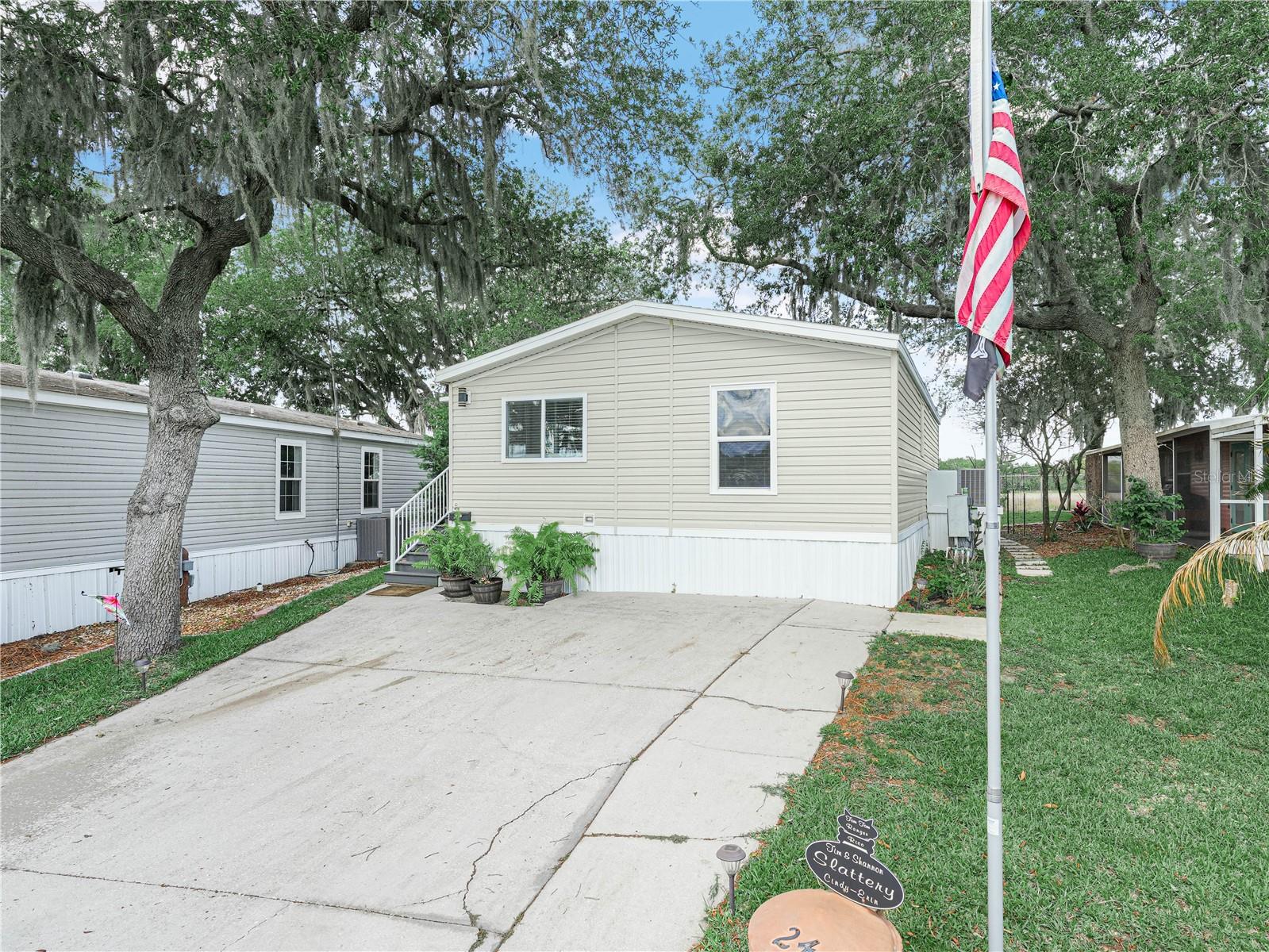 Photo of 24 SILVERSIDES STREET LAKE WALES FL 33898