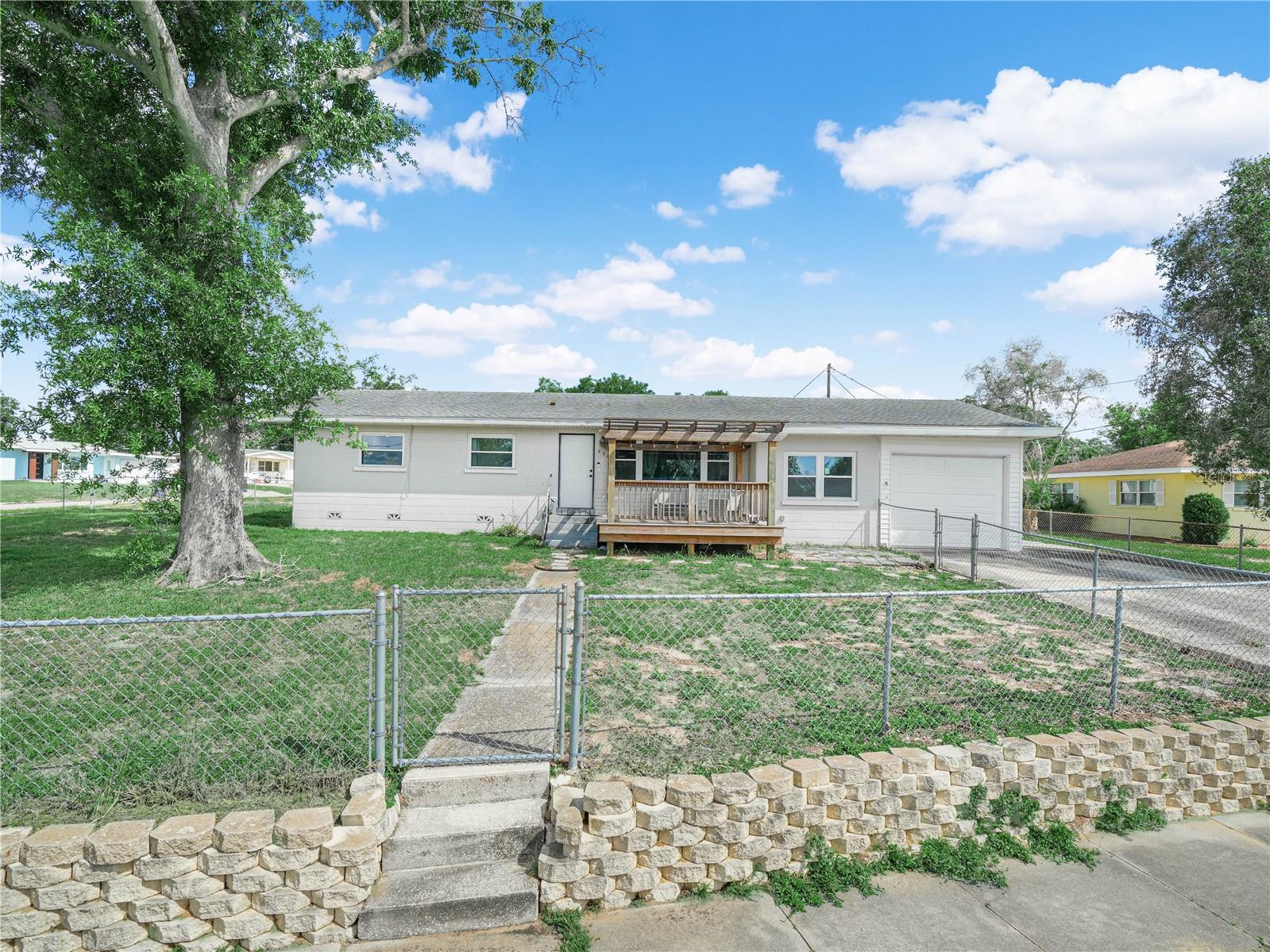 Photo of 231 RIDGE MANOR DRIVE LAKE WALES FL 33853