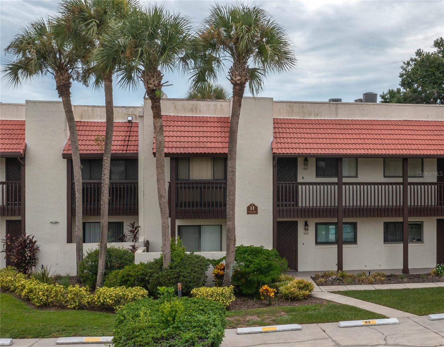 Photo of 8203 VILLAGE DRIVE #H-23 LAKE WALES FL 33898