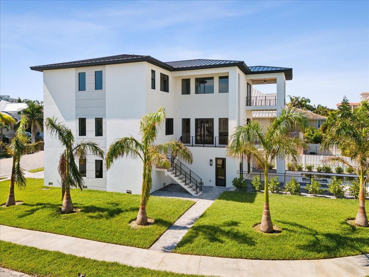 Photo of 116 WIMBLEDON COURT REDINGTON SHORES FL 33708