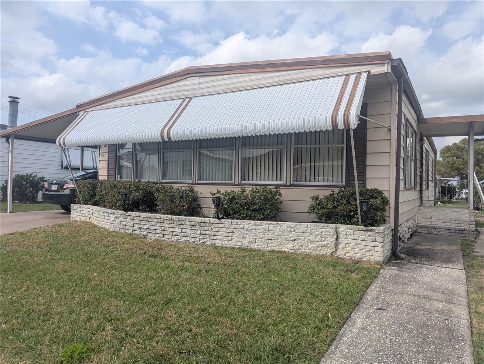 Photo of 1007 FOREST LAKE DRIVE LAKELAND FL 33809
