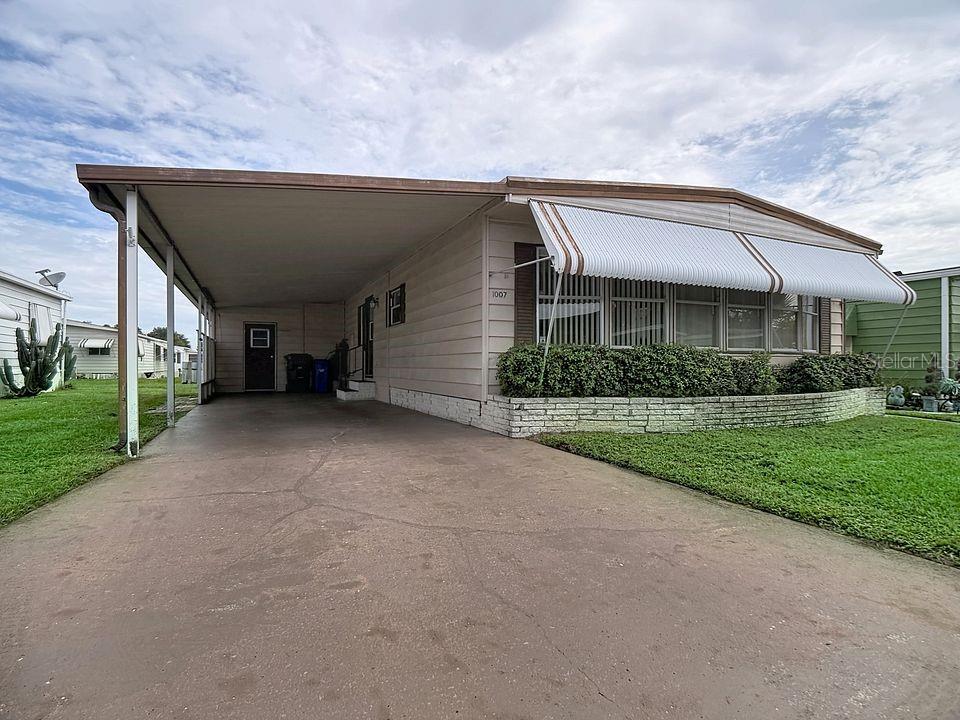 Photo of 1007 FOREST LAKE DRIVE LAKELAND FL 33809