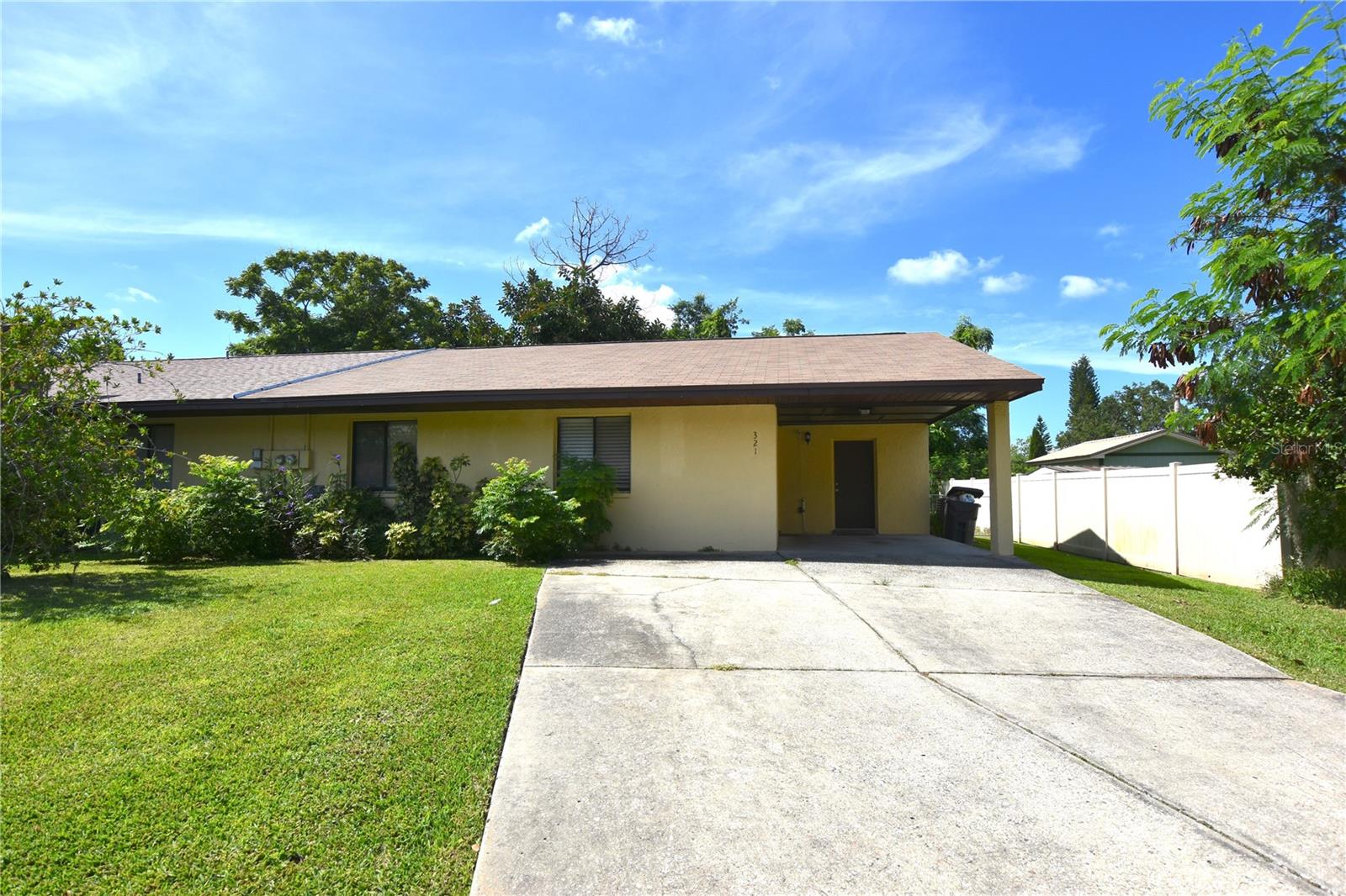 Photo of 321 LAKE HARRIS DRIVE LAKELAND FL 33813