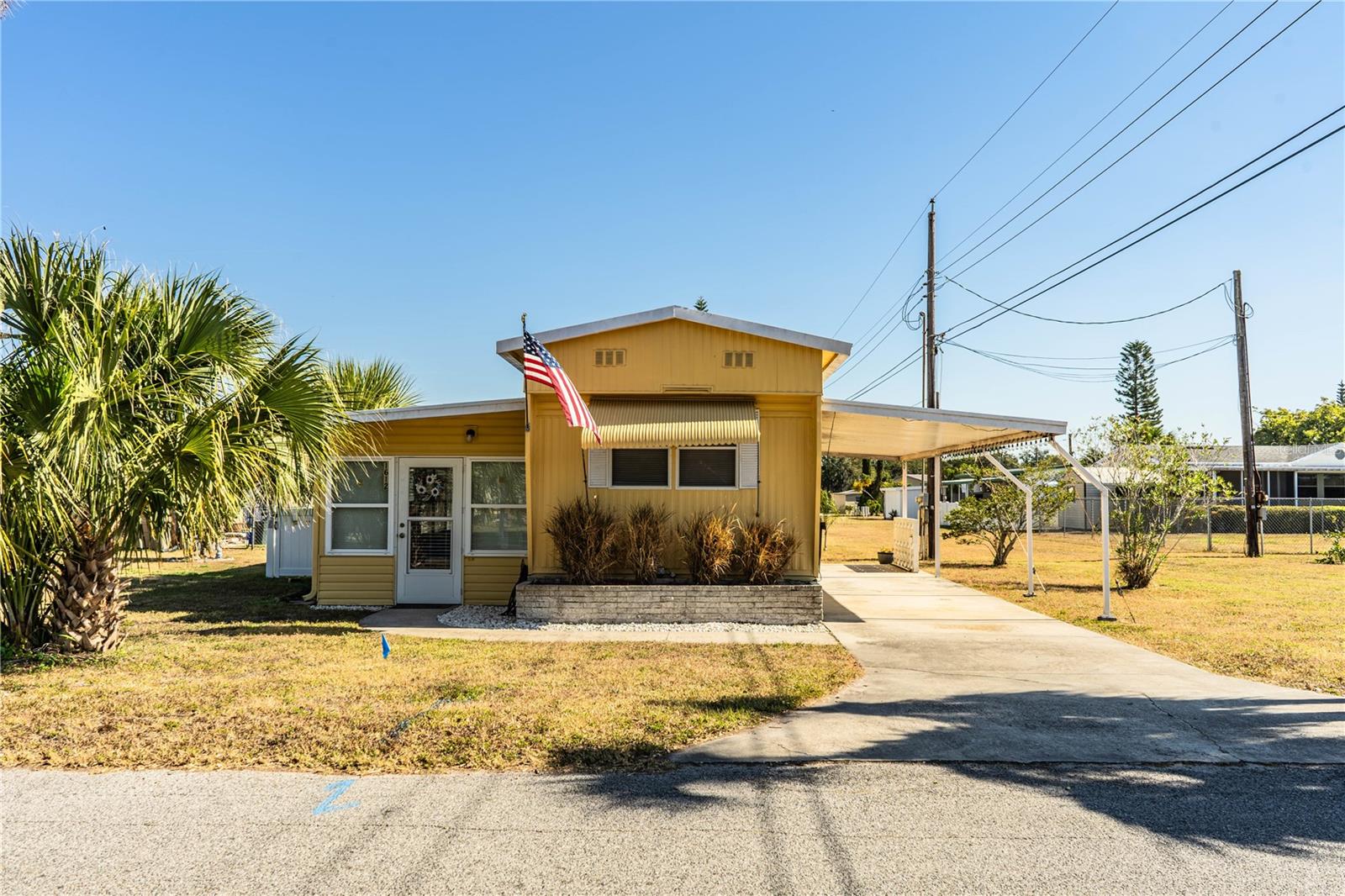 Photo of 1612 SPRING DRIVE LAKELAND FL 33801