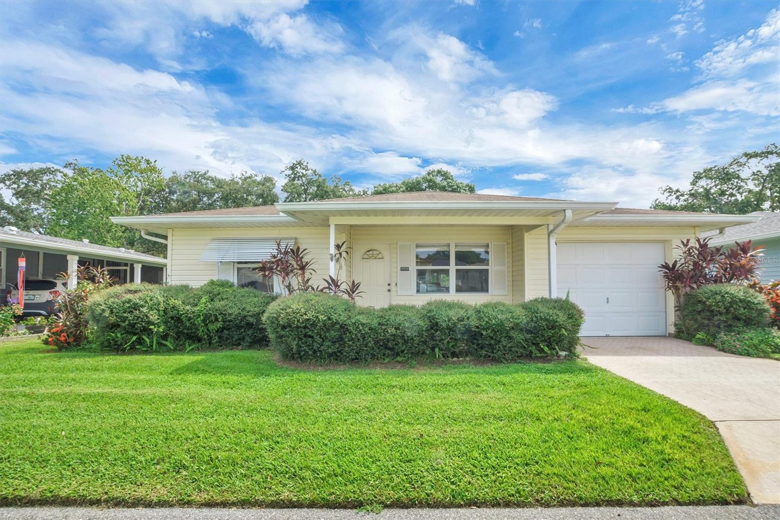 Photo of 4938 COLONNADES CIRCLE LAKELAND FL 33811