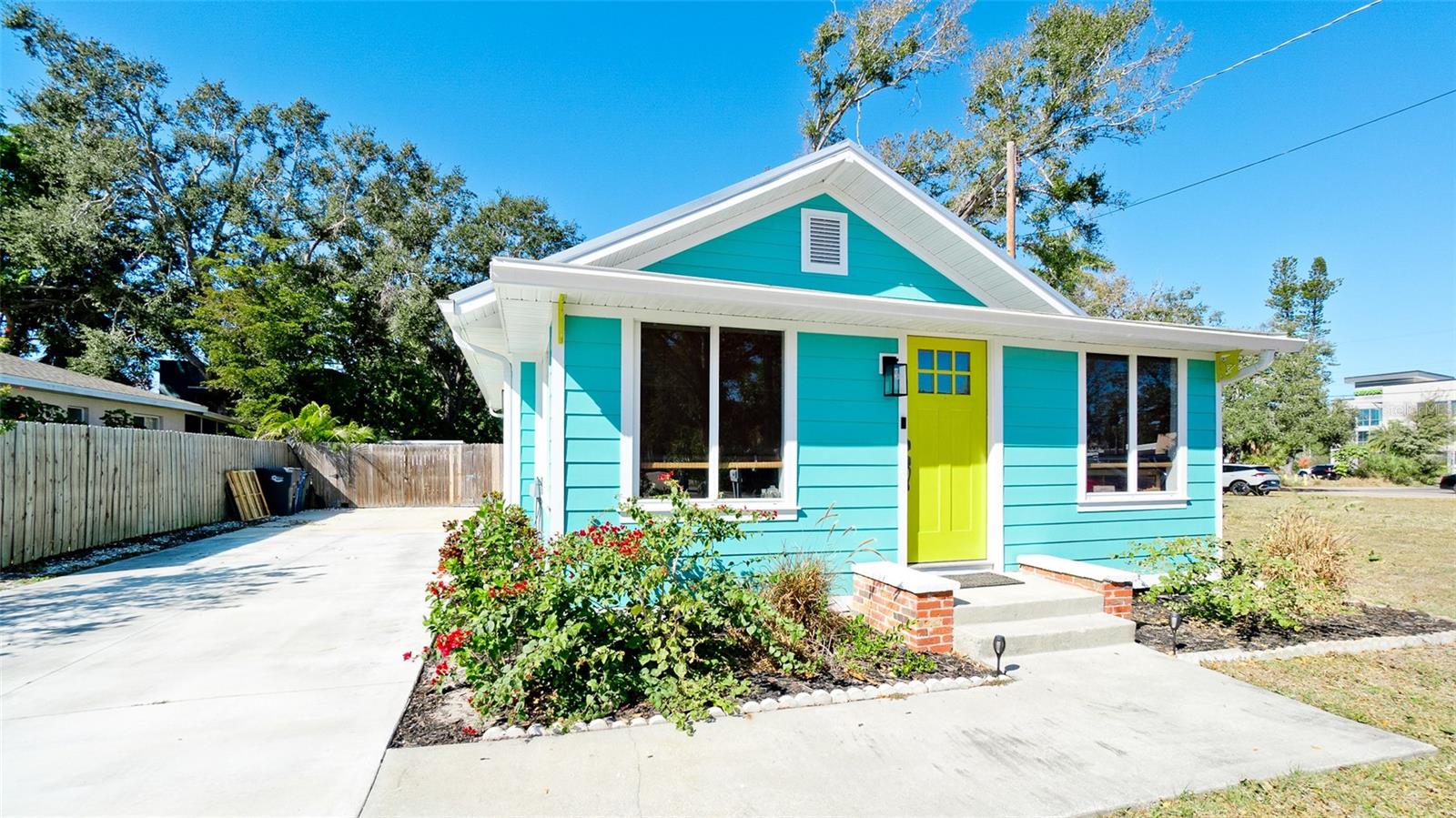 Photo of 522 37TH STREET BRADENTON FL 34205
