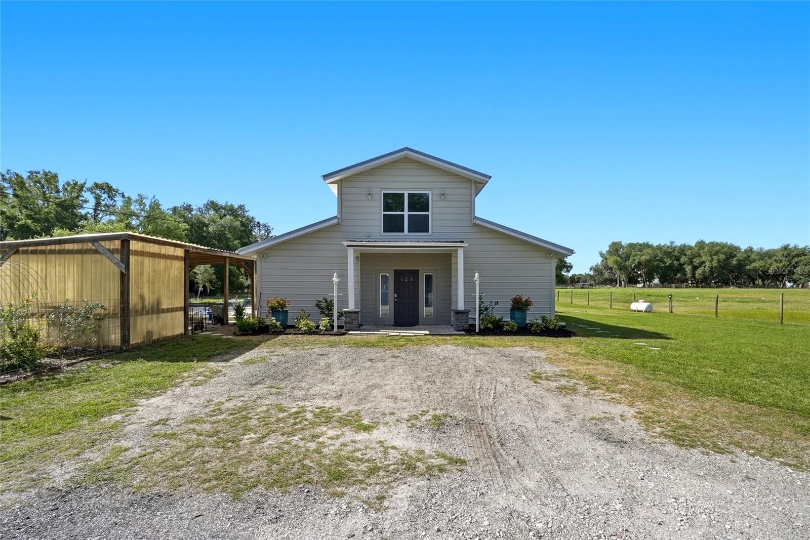 Photo of 123 S WIGGINS ROAD PLANT CITY FL 33566