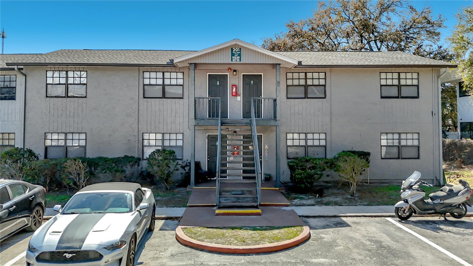 Photo of 201 PINE VIOLET COURT #201 TAMPA FL 33612