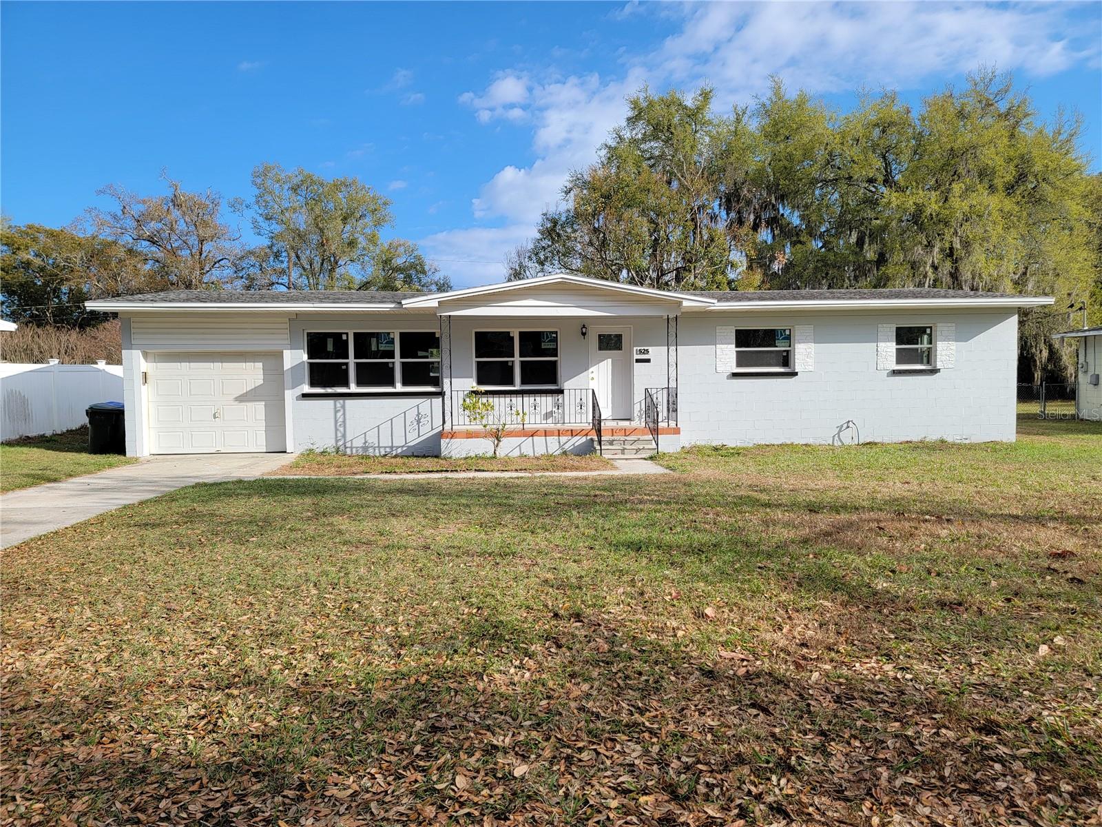 Photo of 525 W MAXWELL STREET LAKELAND FL 33803