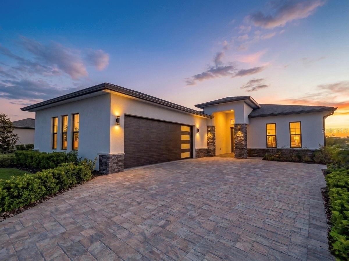 Photo of 224 VALENCIA RIDGE DRIVE AUBURNDALE FL 33823