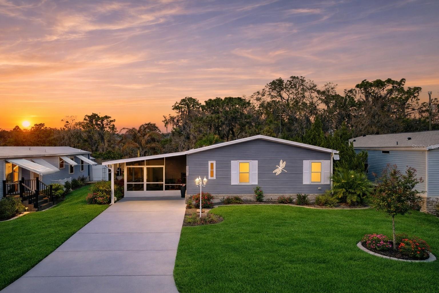 Photo of 8568 BREEZE HILL DRIVE LAKE WALES FL 33898