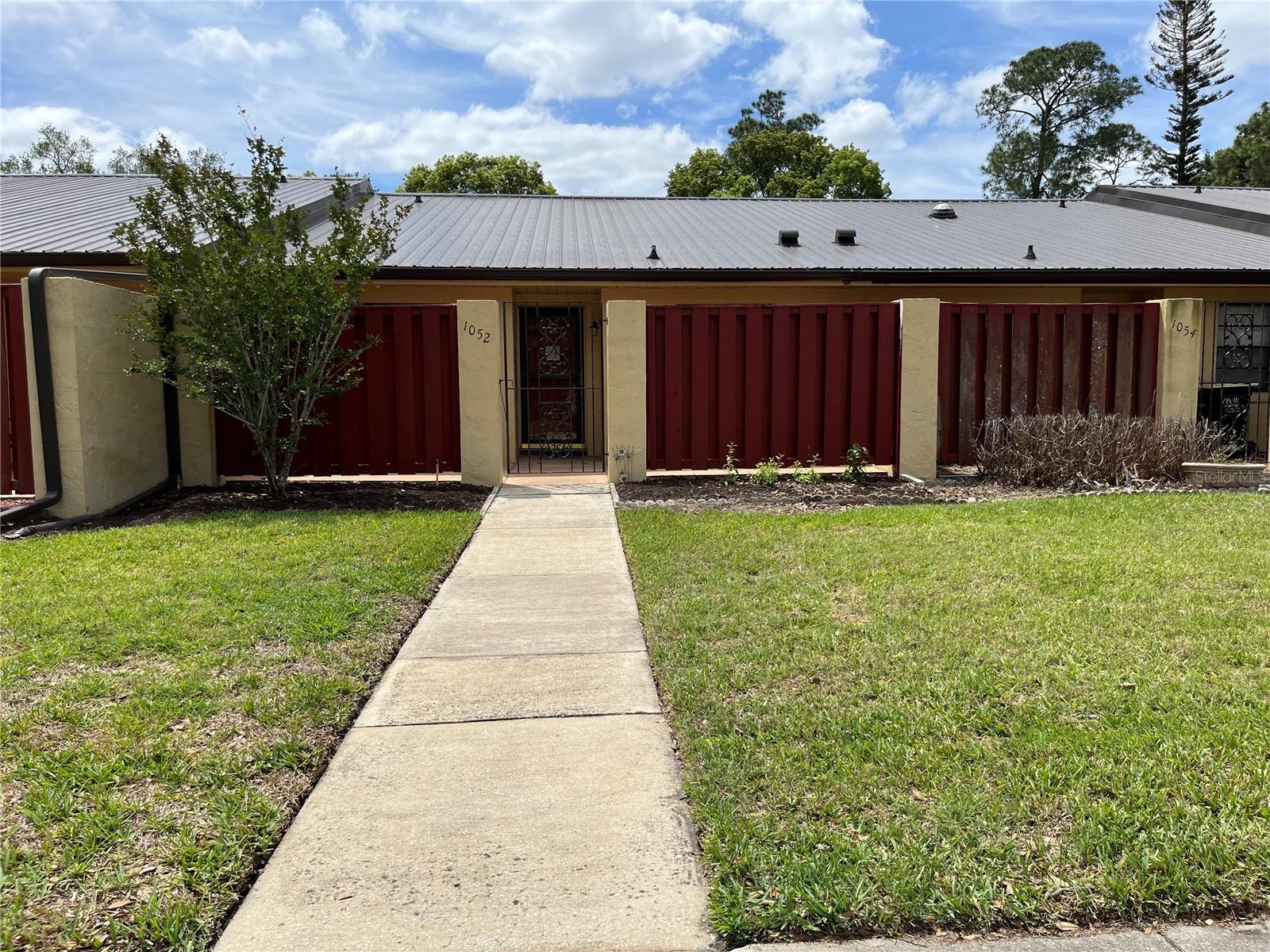 Photo of 1052 MEDINAH DRIVE WINTER HAVEN FL 33884