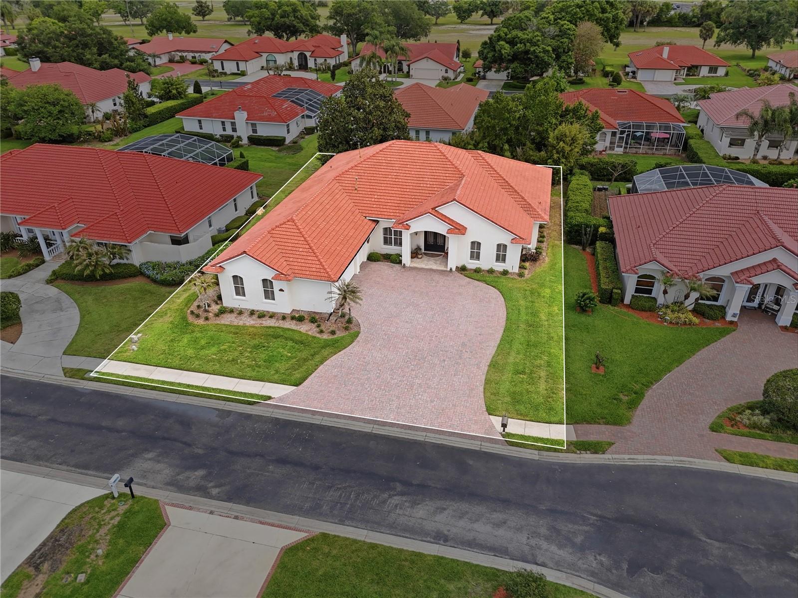 Photo of 523 GREENWAY DRIVE LAKE WALES FL 33898