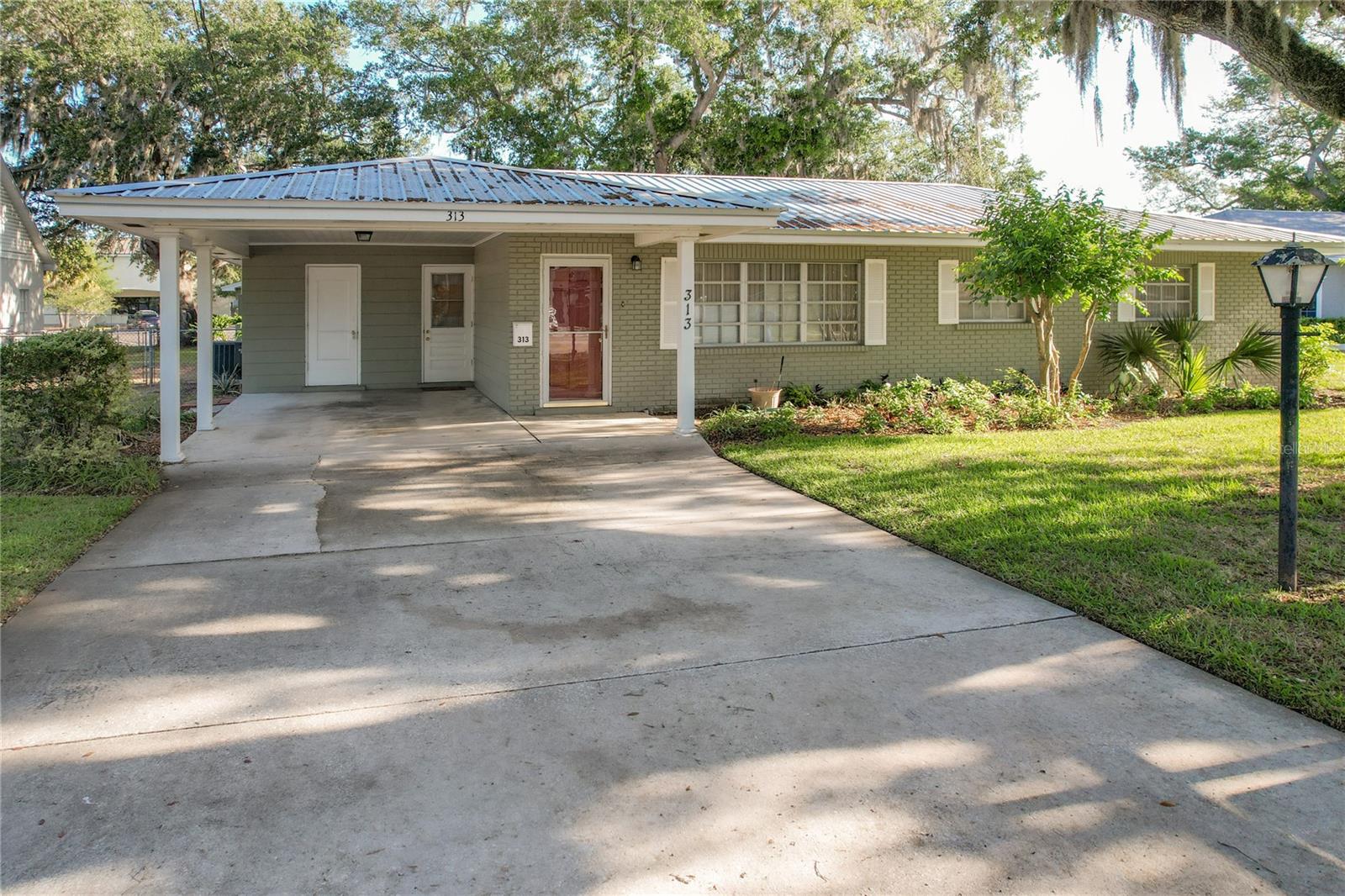 Photo of 313 W HIGHLAND DRIVE LAKELAND FL 33813