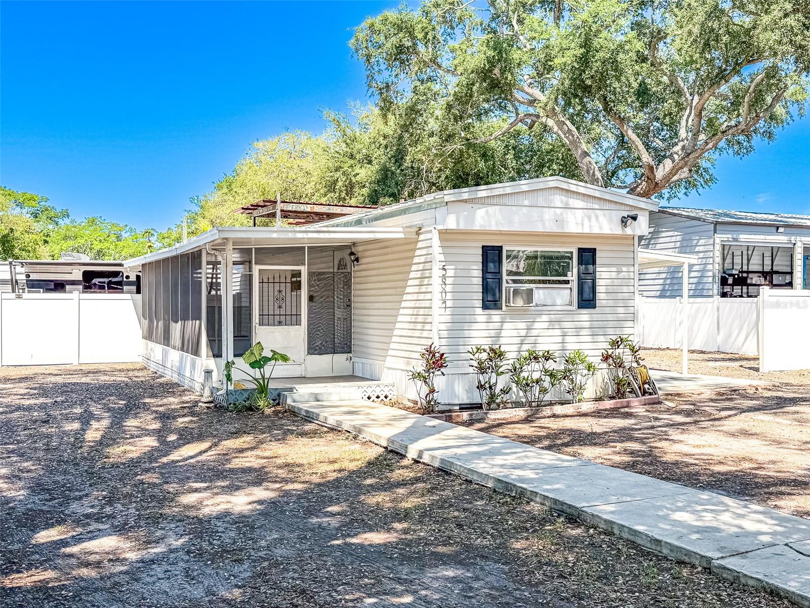 Photo of 5807 BARRY LANE TAMPA FL 33634