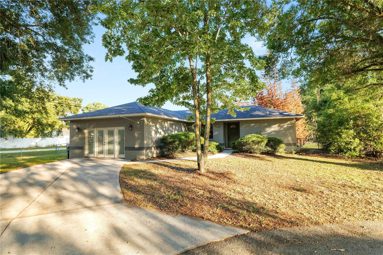 Photo of 2304 CHESHIRE PLACE LAKELAND FL 33810