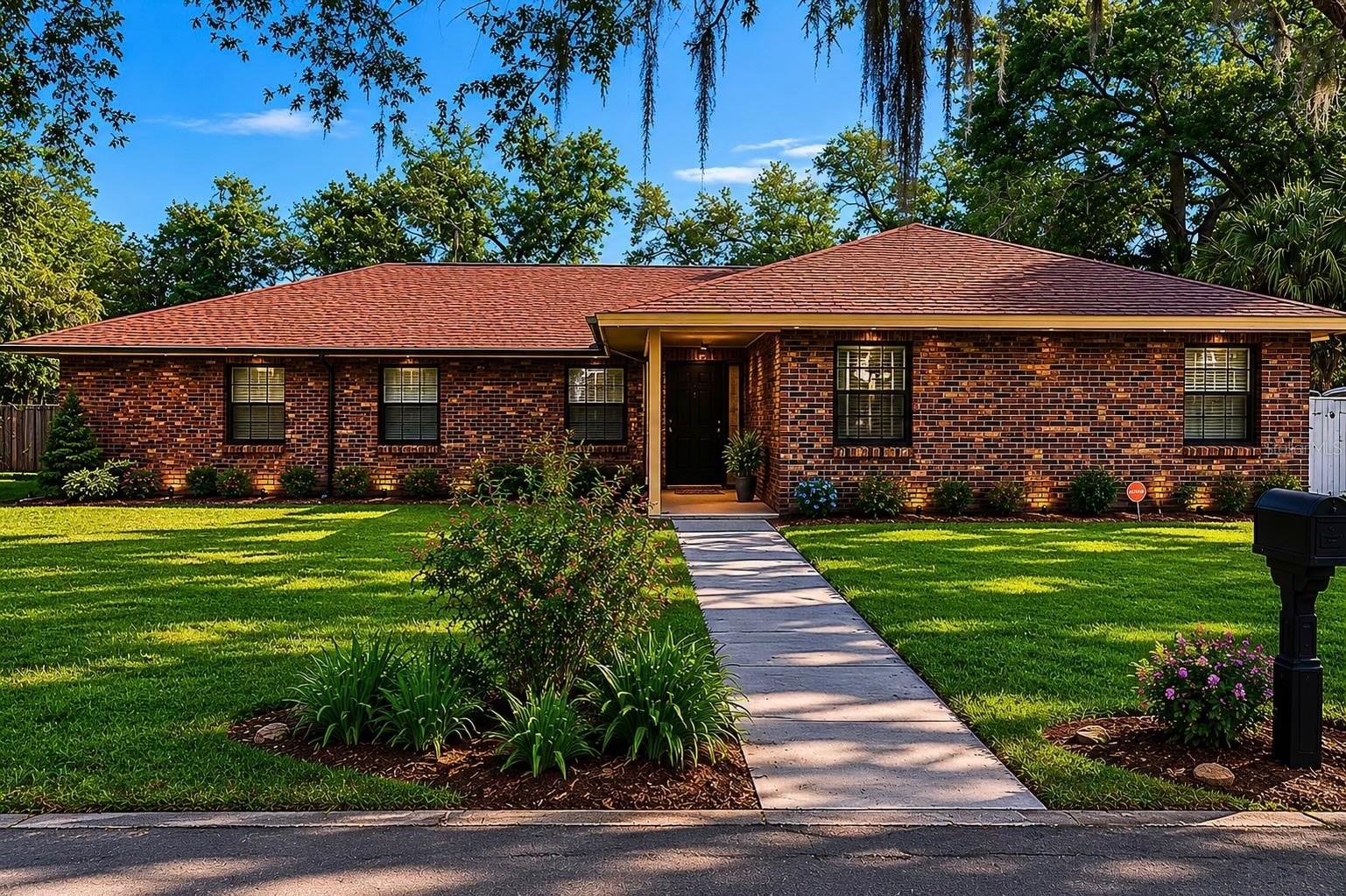 Photo of 1022 LAMPLIGHTER LANE LAKELAND FL 33813