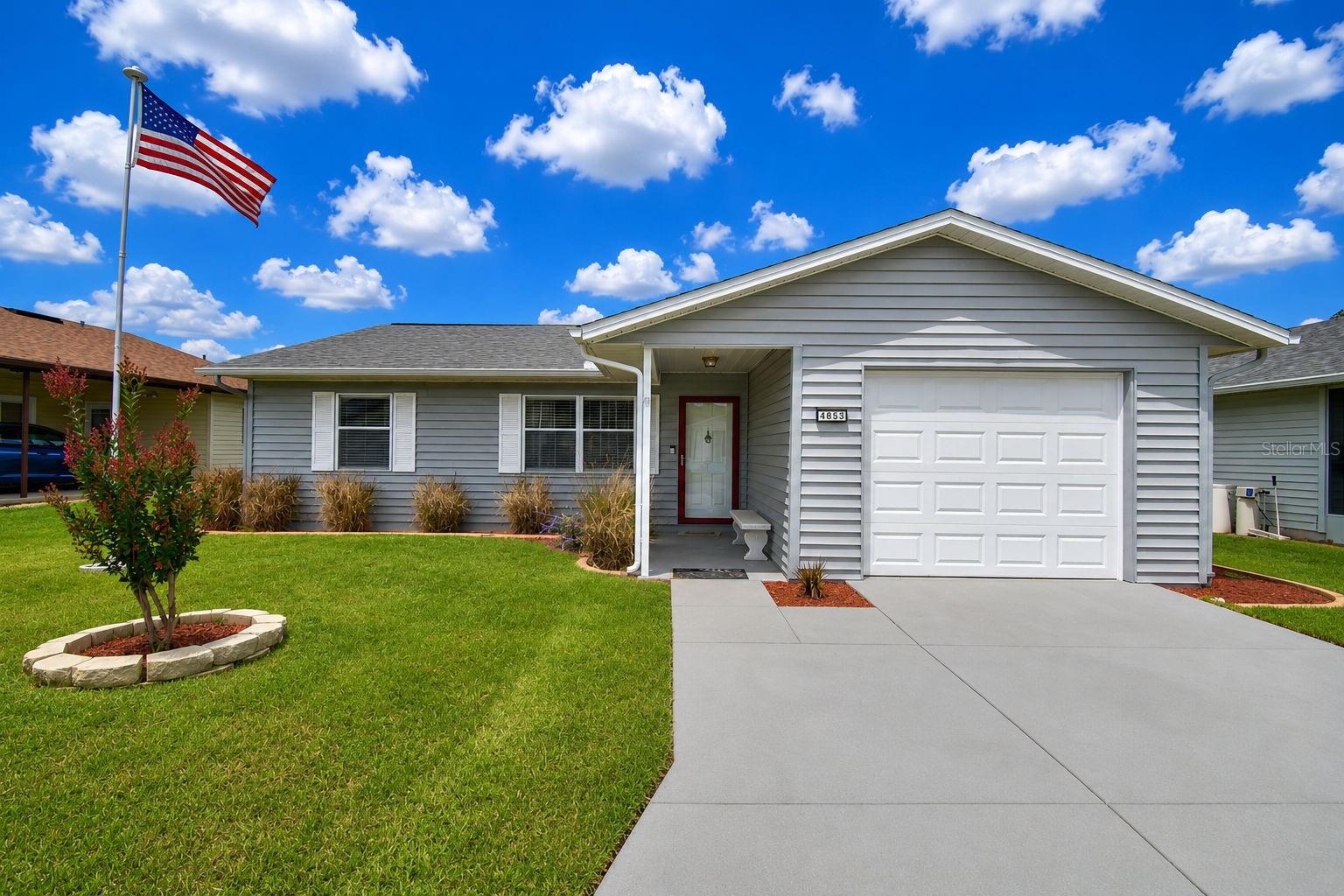 Photo of 4853 COLONNADES CIRCLE LAKELAND FL 33811