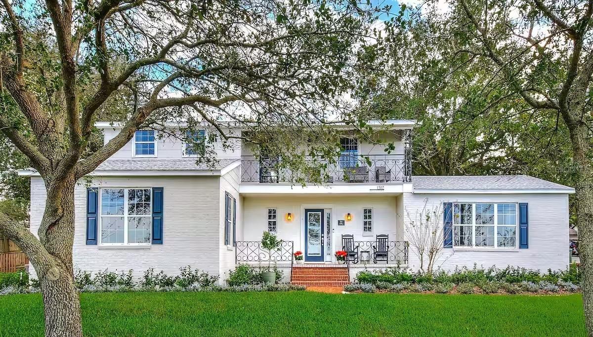 Photo of 1302 LAKE ELBERT DR SE WINTER HAVEN FL 33880