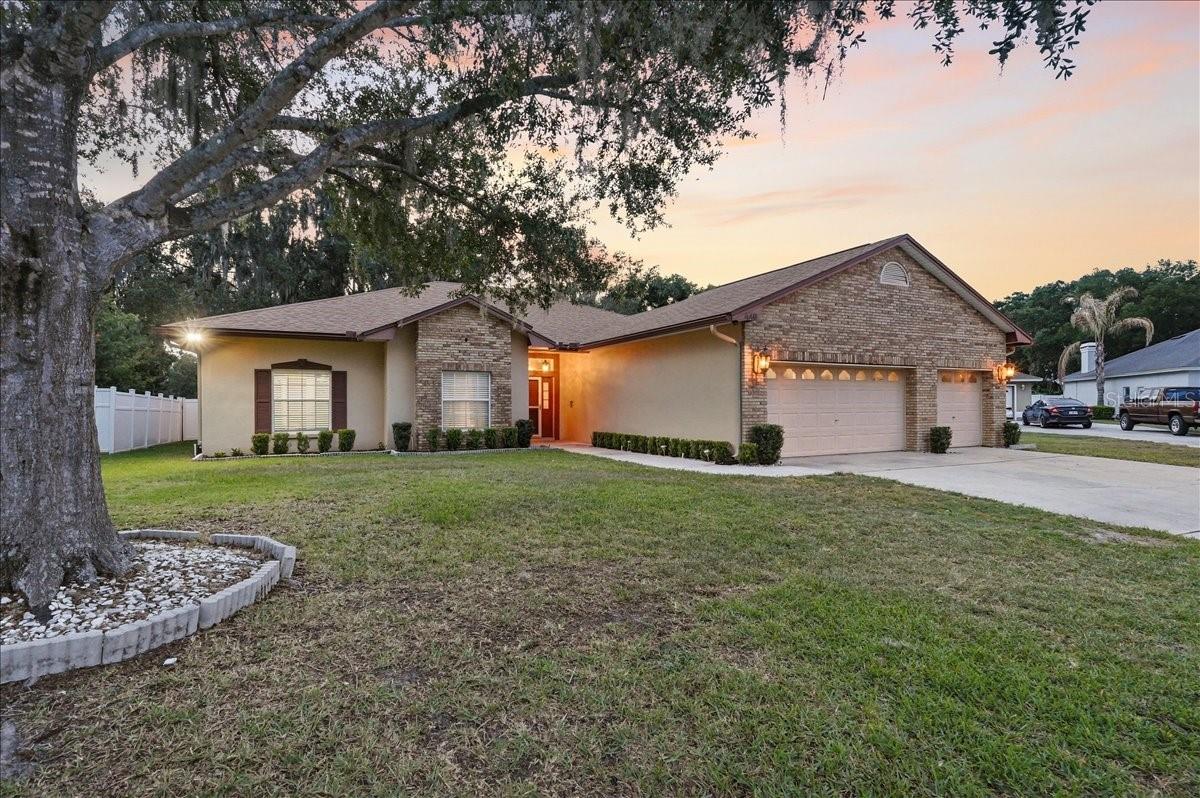 Photo of 448 LAKE HARRIS DRIVE LAKELAND FL 33813