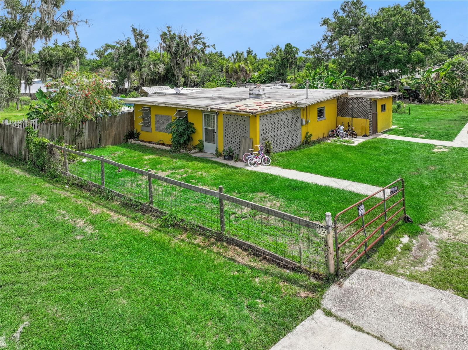 Photo of 825 COOK ROAD MULBERRY FL 33860